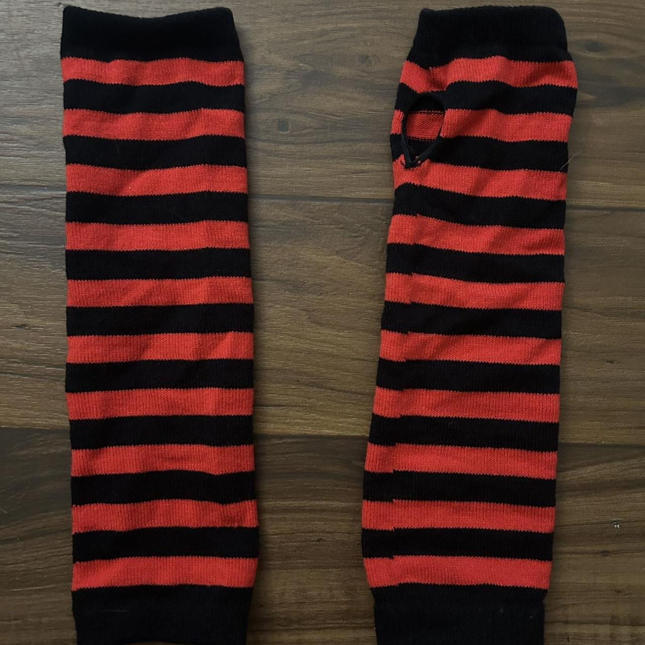 Hot Topic Men's Red and Black Gloves | Depop