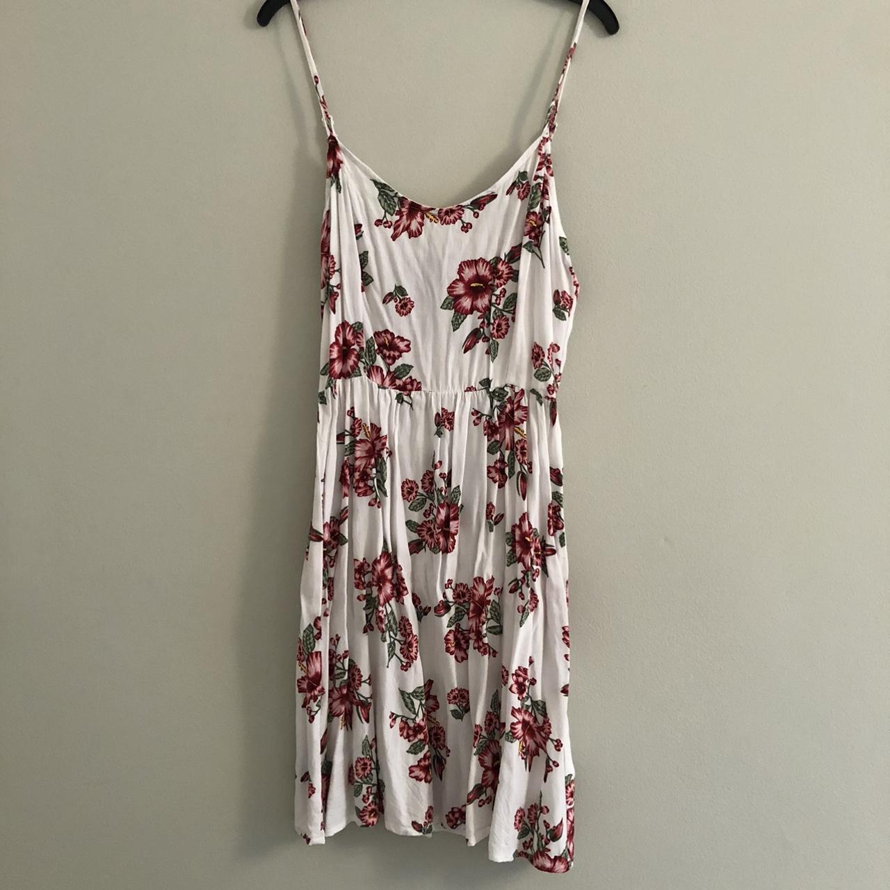 H&M Women's White and Red Dress | Depop