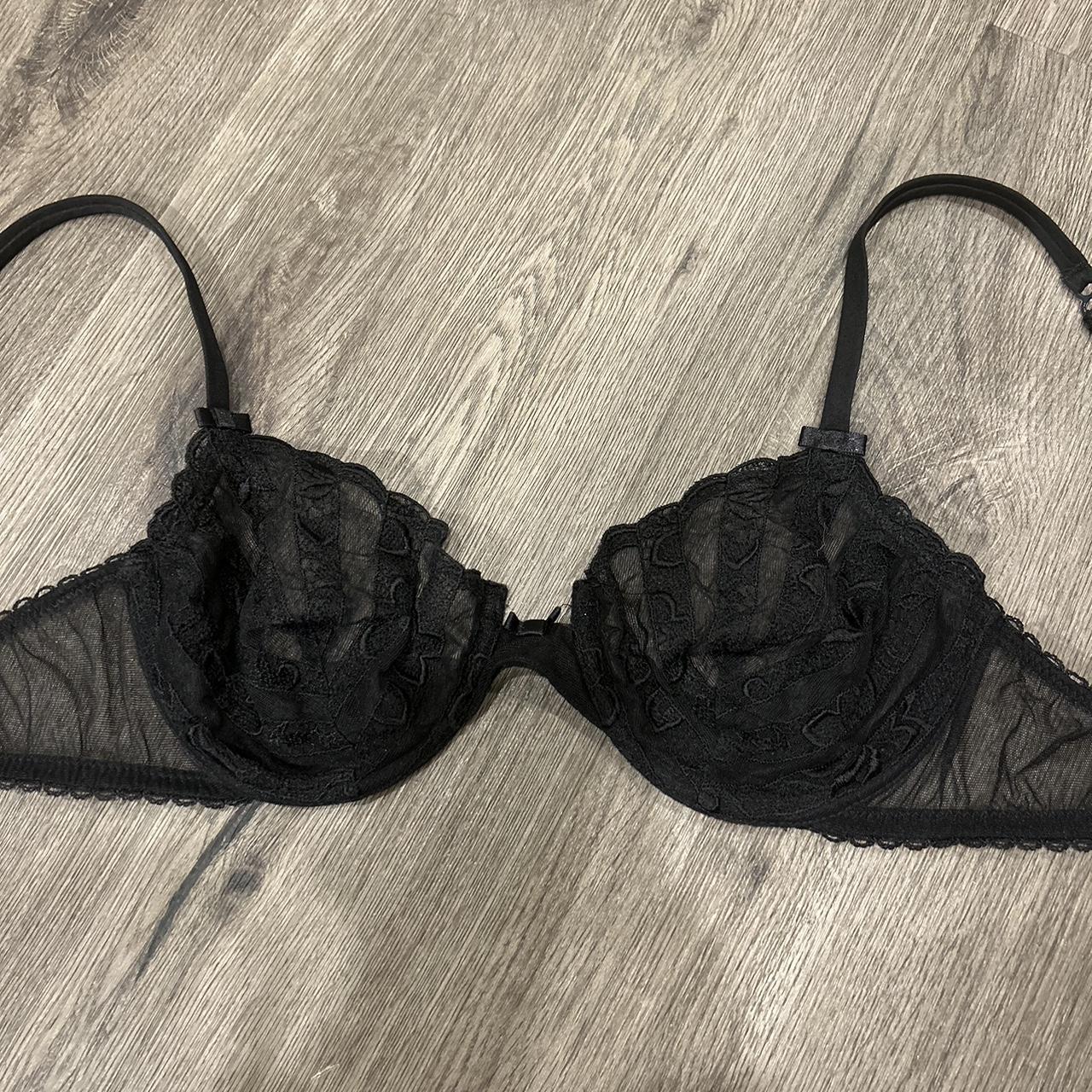 Clam Shell Style Lace Bra. No Flaws. Size 34b. - Depop