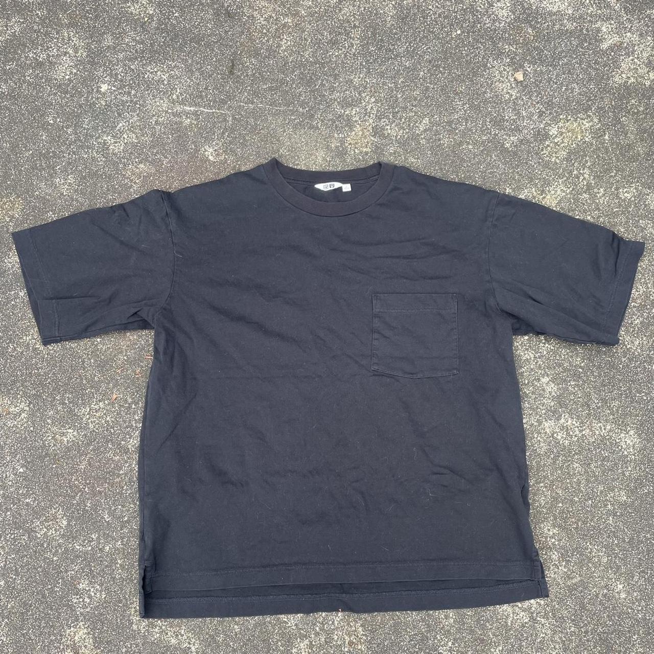 UNIQLO Men's Black T-shirt | Depop