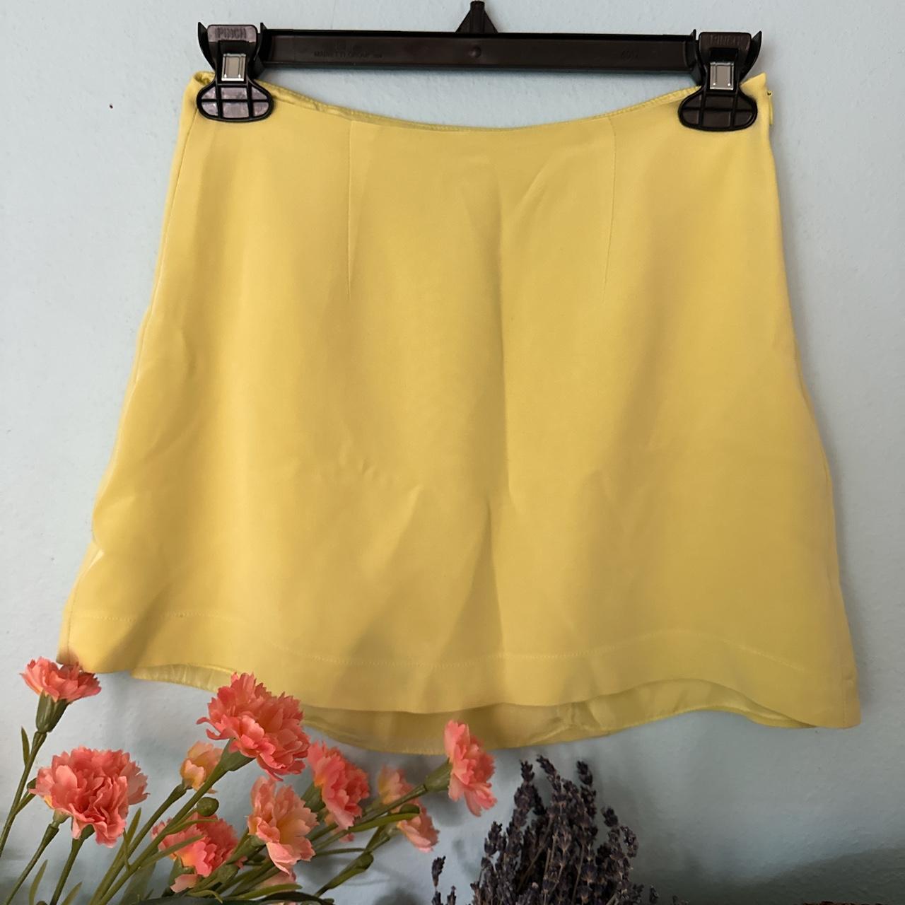 Mirror Palais Women's Green and Yellow Skirt | Depop