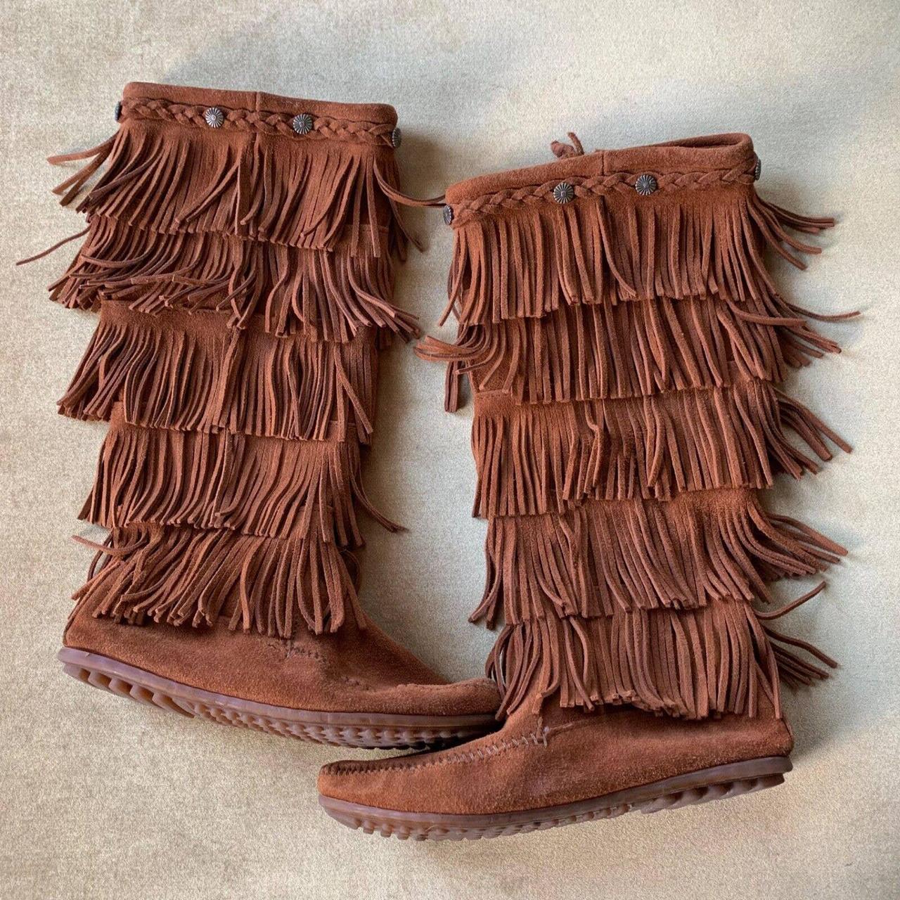 Minnetonka 5 store layer fringe boot