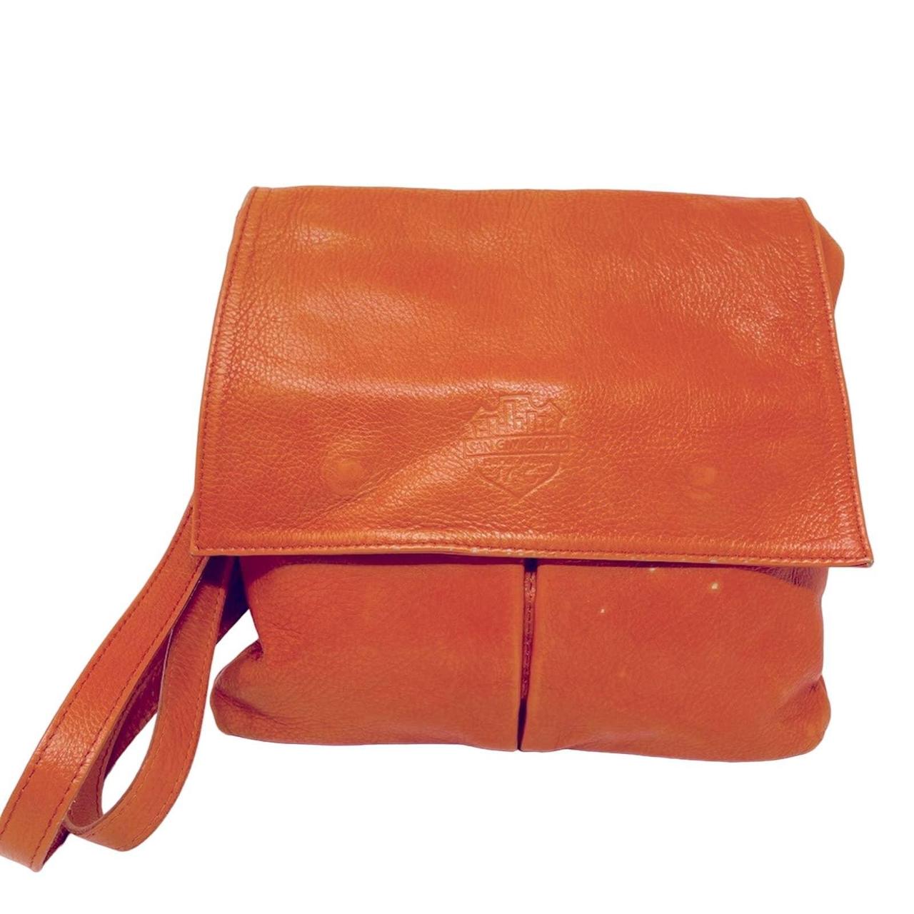 Dr. Martens 7 inch leather shoulder bag 🖤 Never - Depop