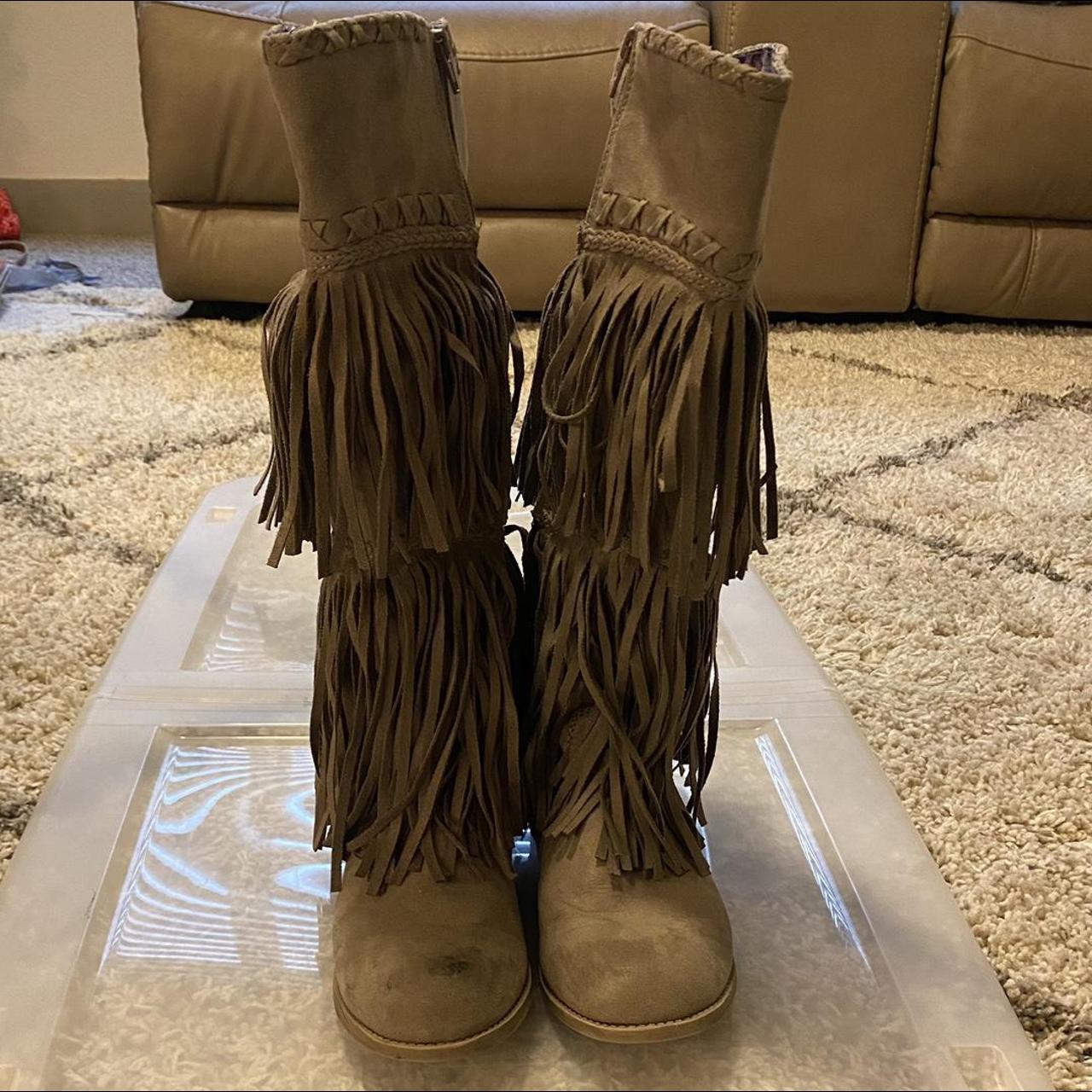 Grey minnetonka best sale fringe boots