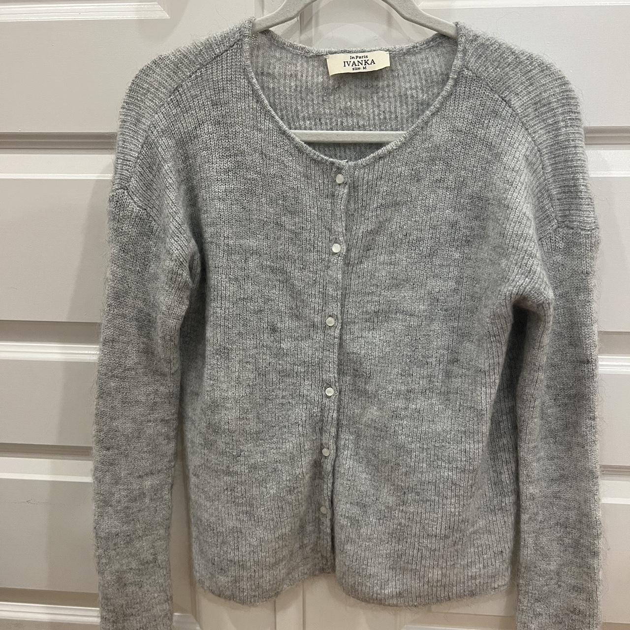 Vintage gray sweater, so cute fits size medium or... - Depop