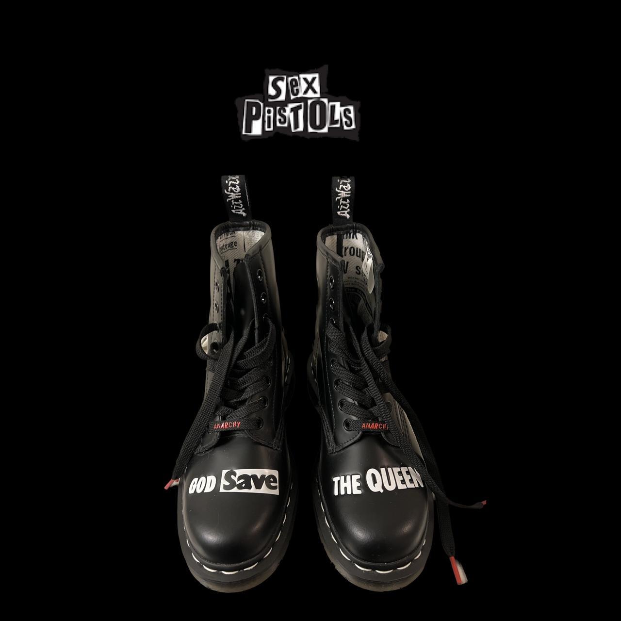 Doc cheap martens queen