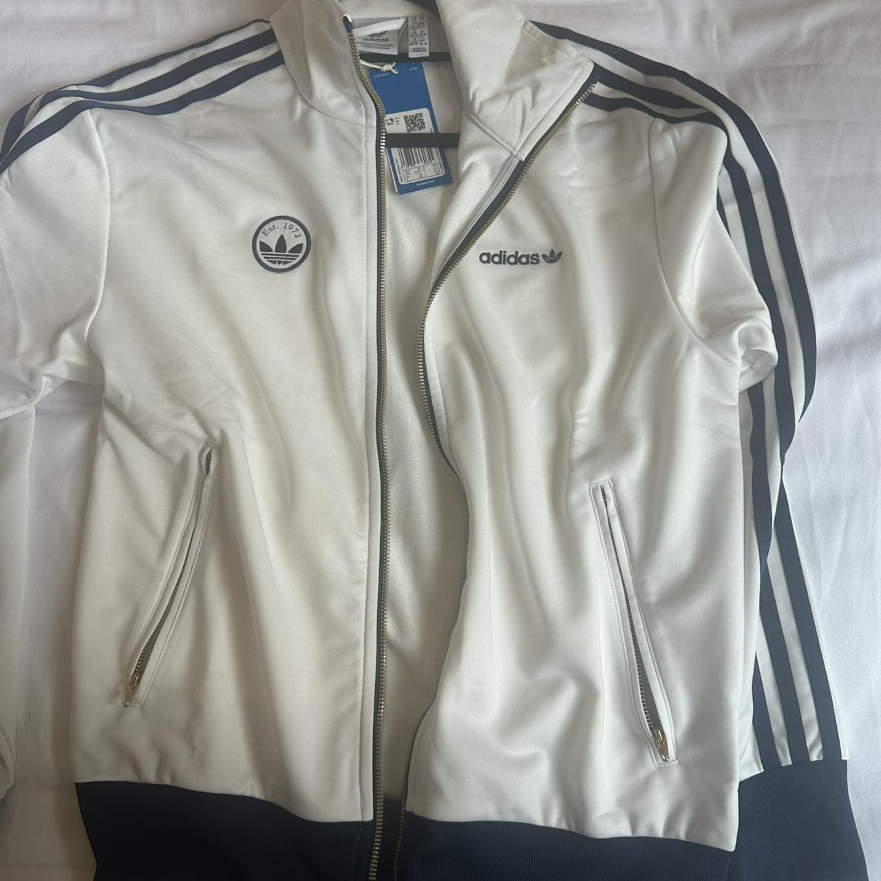 item listed by bellastorez