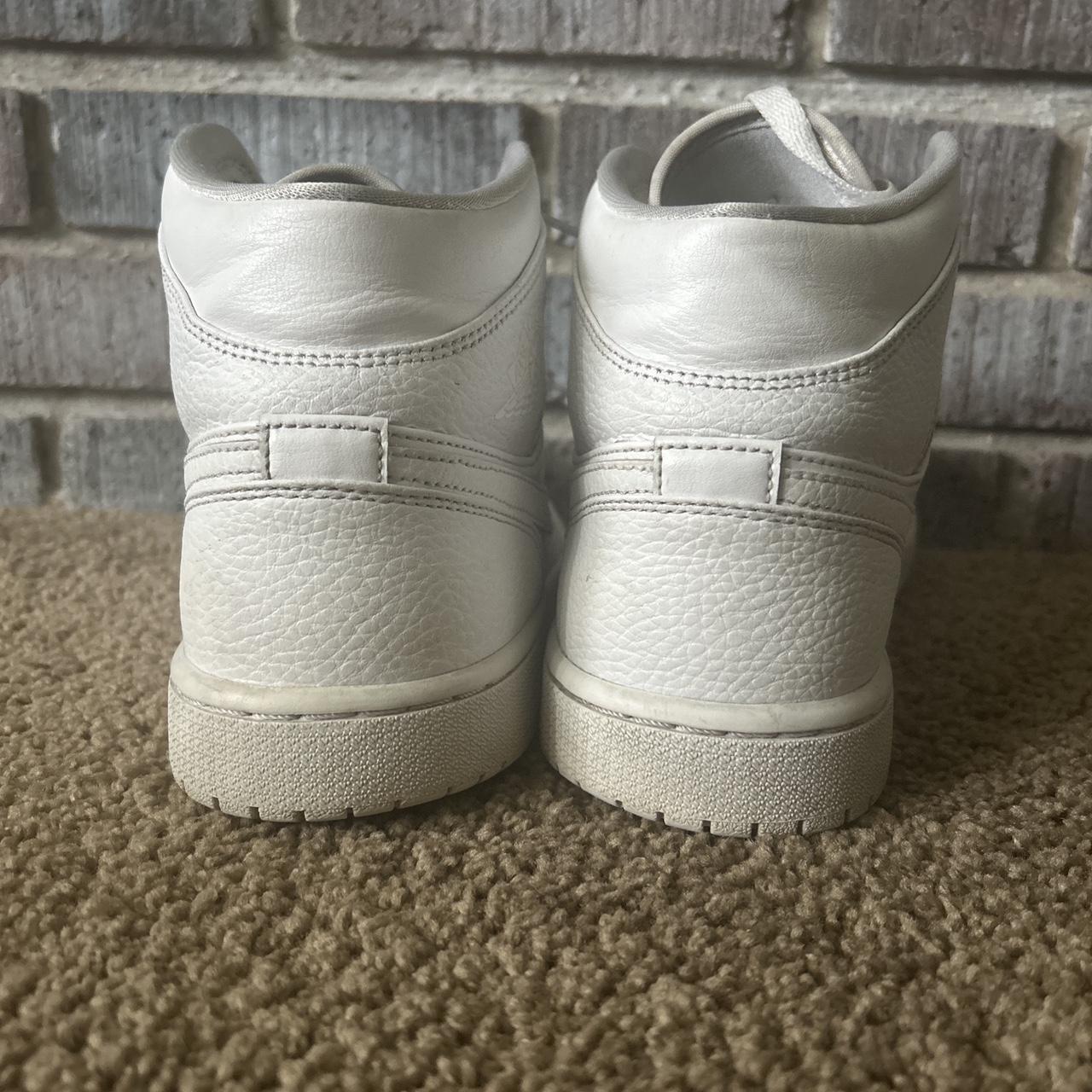 mens white jordan trainers