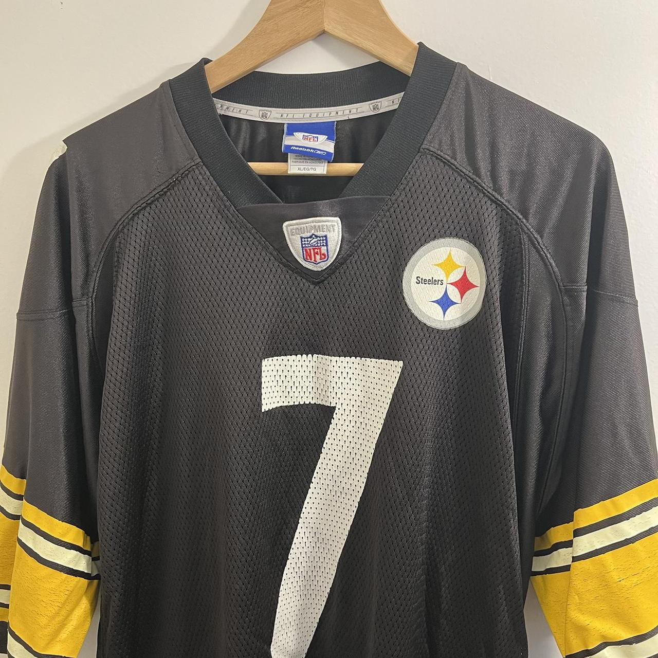 NFL Men's Black and Yellow Shirt | Depop