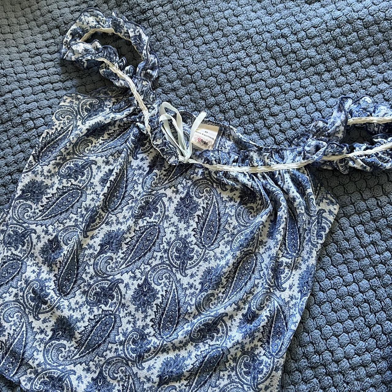 Blue sheer Paisley crop 💙 size 10, slightly small 🖤... Depop