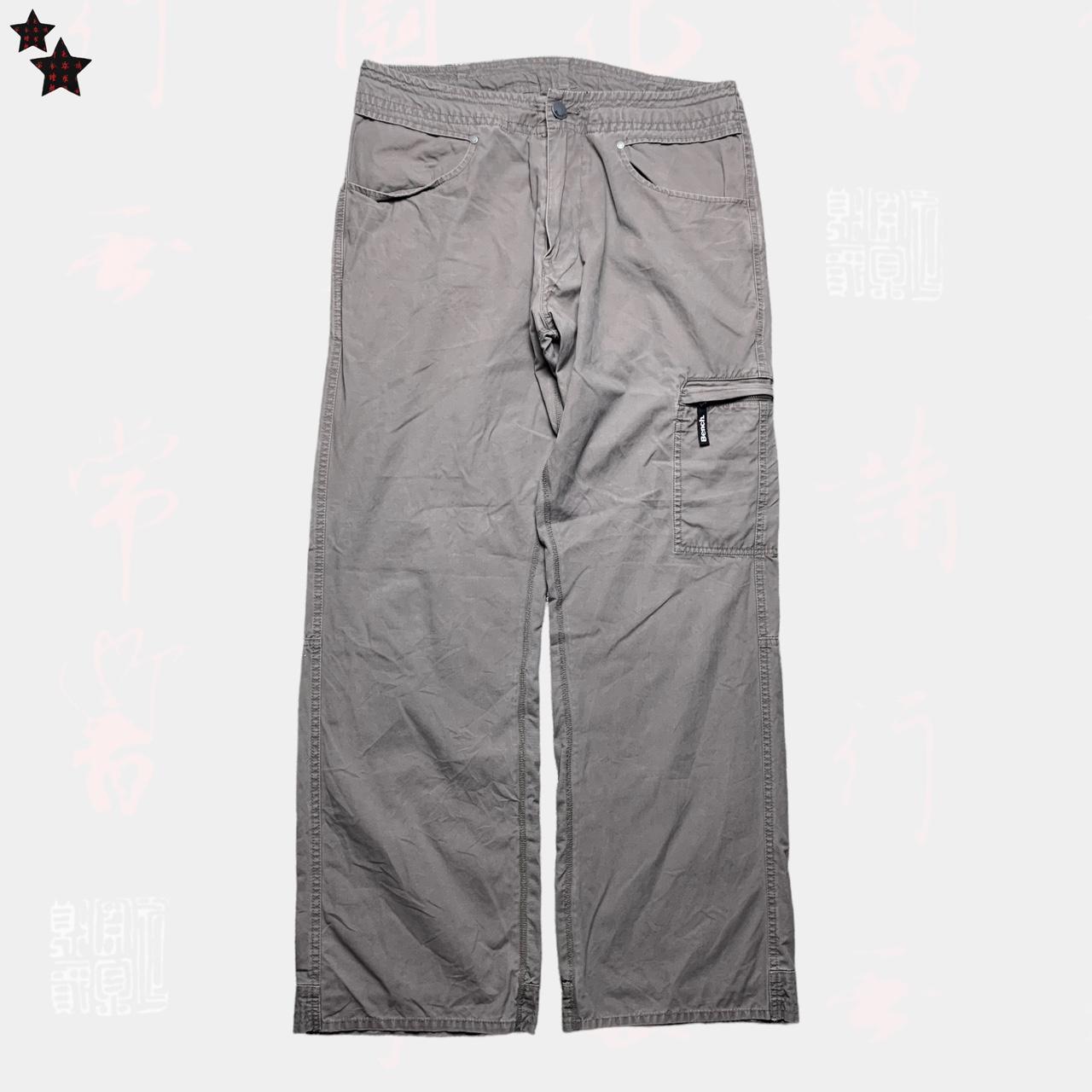 Brown bench baggy cargo pants. W32" L31" Rise 11".... Depop