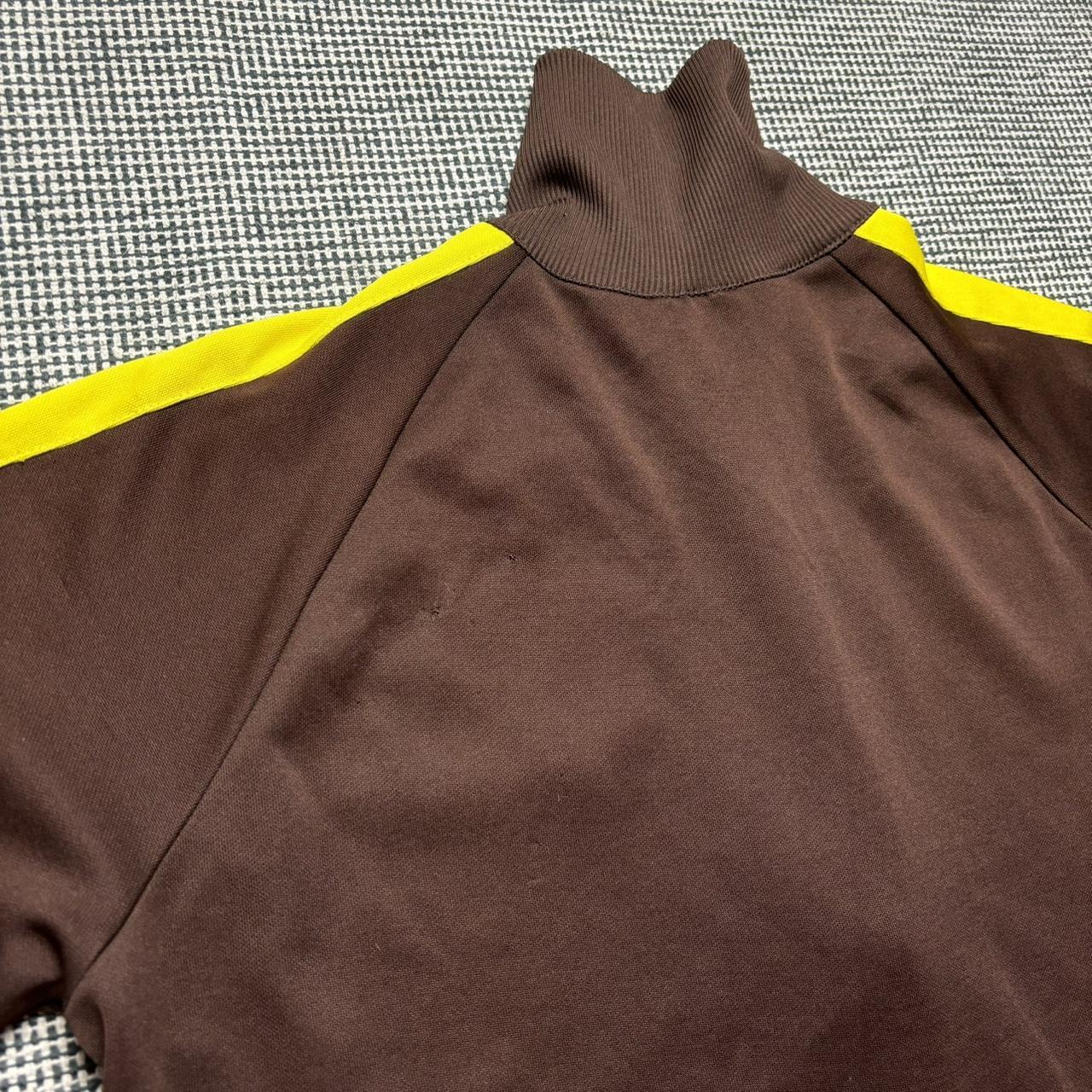 PUMA ジップアップジャケット ブラウン/イエロー Brown and yellow puma zip up track jacket. Size | Depop
