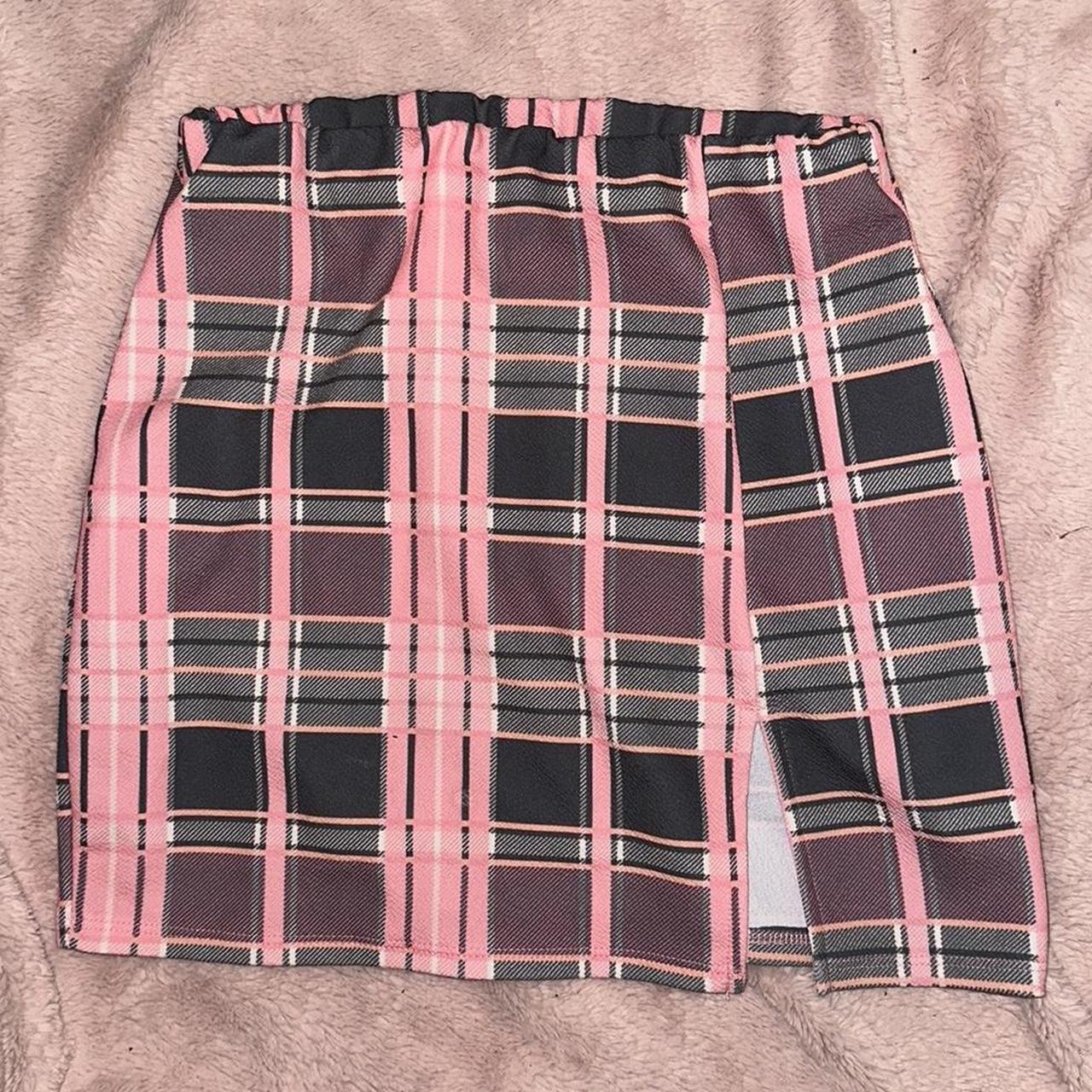 Pink plaid hotsell skirt fashion nova