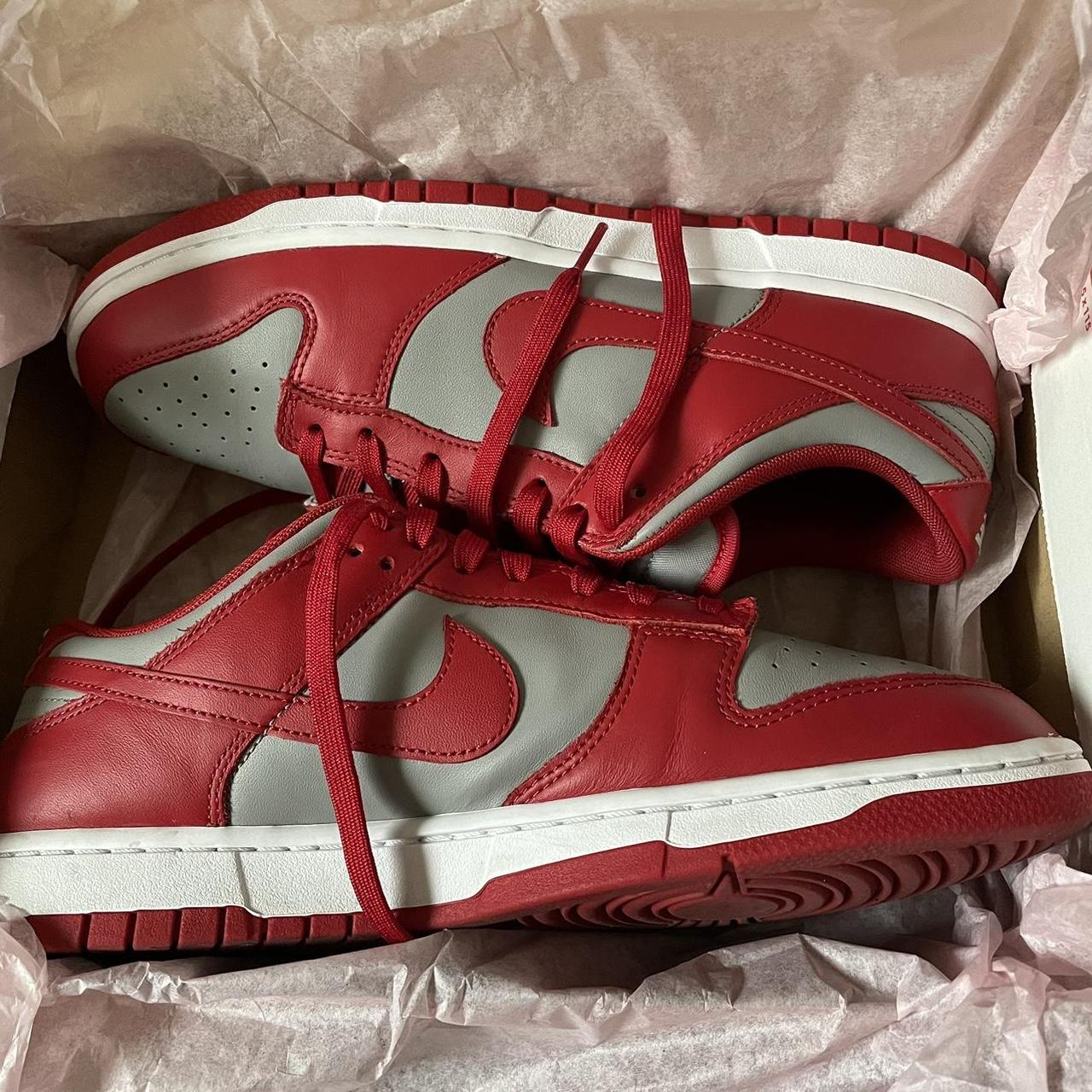 nike grey and red trainers