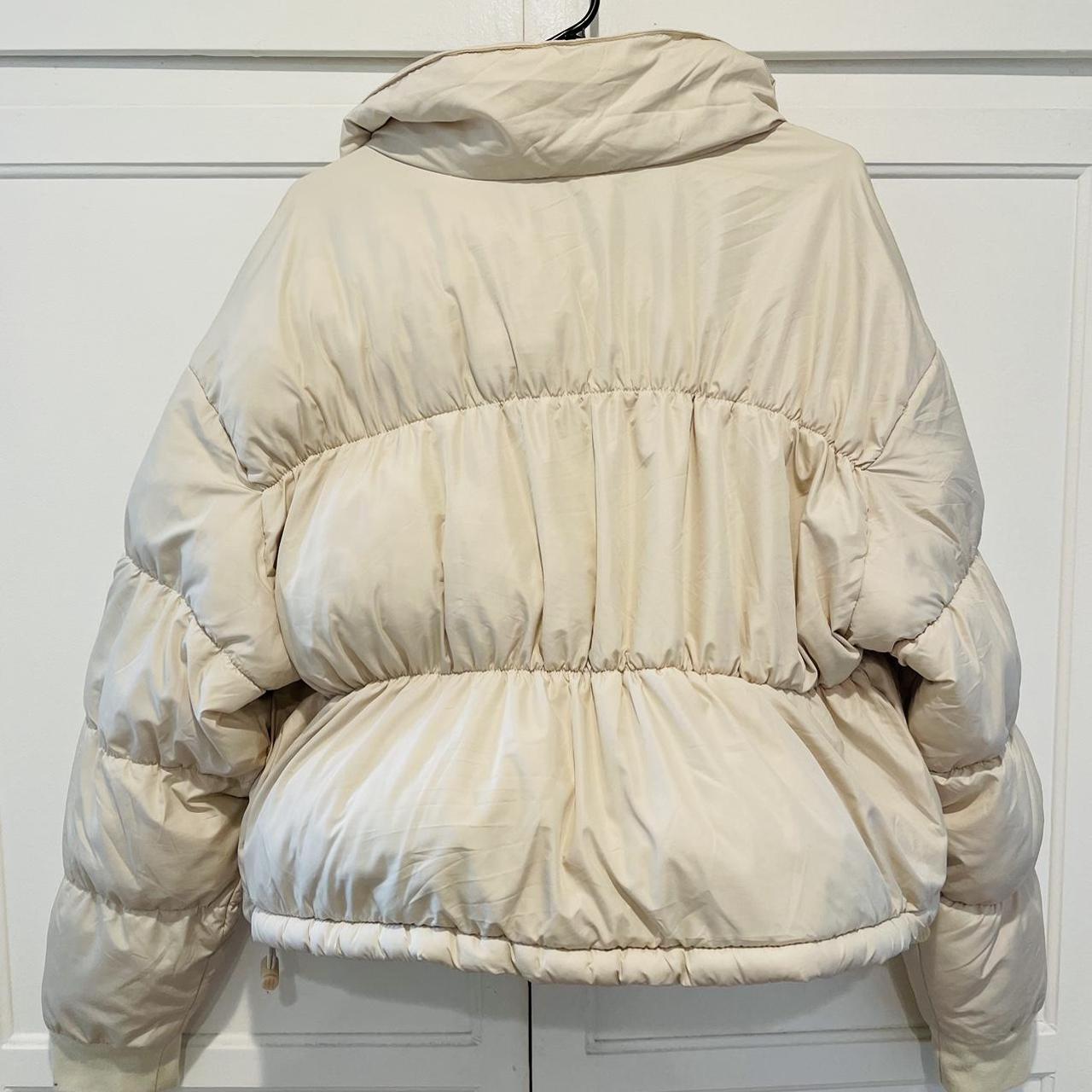 Hollister Co. Women's Cream Jacket Depop