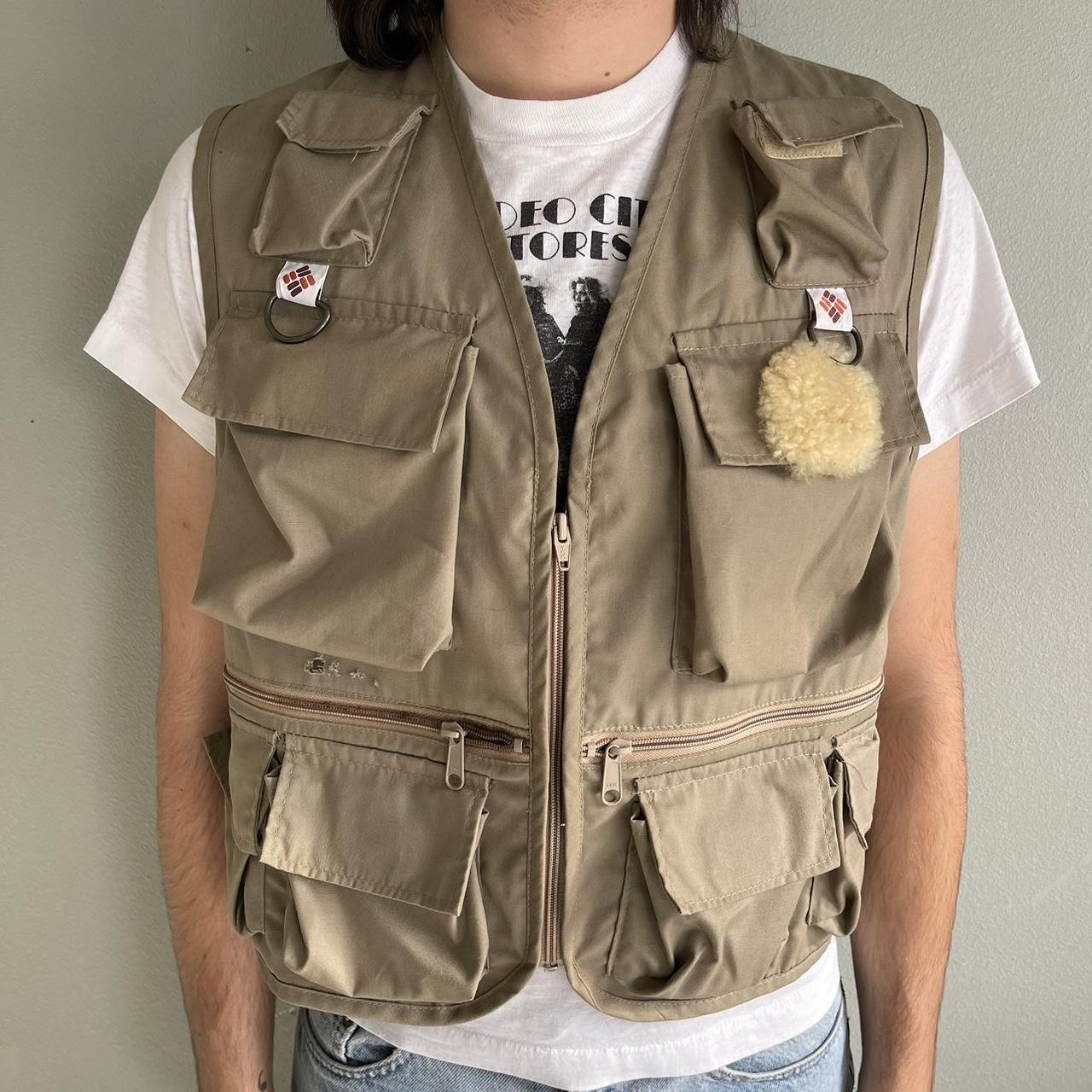 Vintage 90’s COLUMBIA Mens Fly Fishing Vest ￼Khaki Beige Tan w/13 Pockets