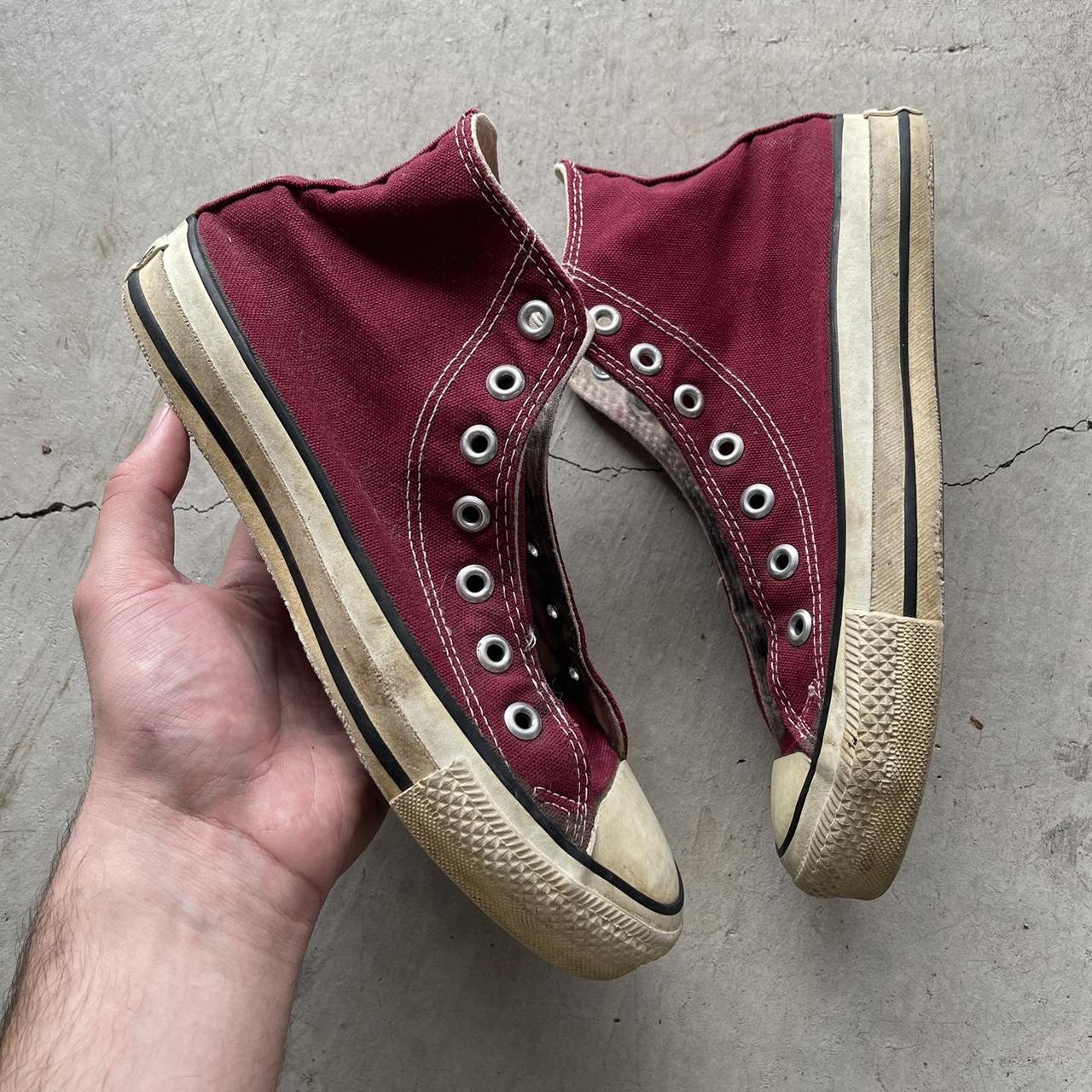 Burgundy hot sale color converse