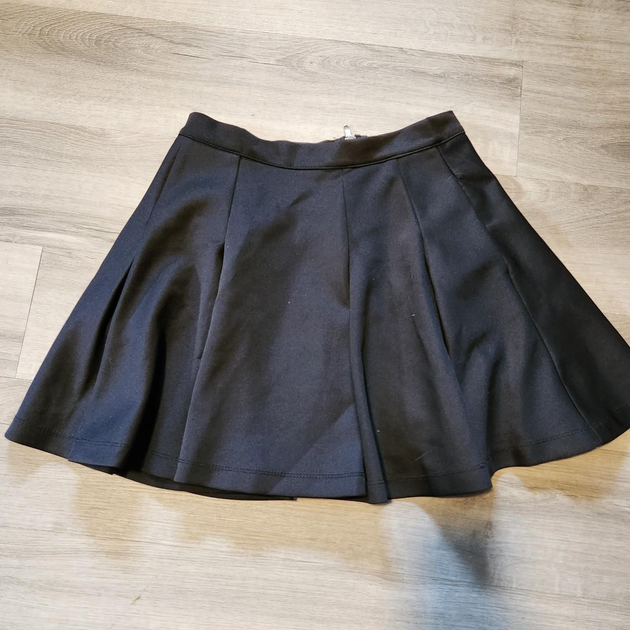 Black skater hotsell skirt zipper