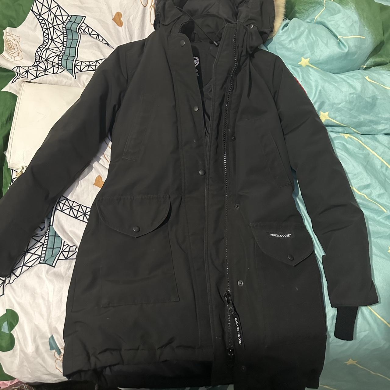 Preloved canada goose , price negotiable send a text... - Depop