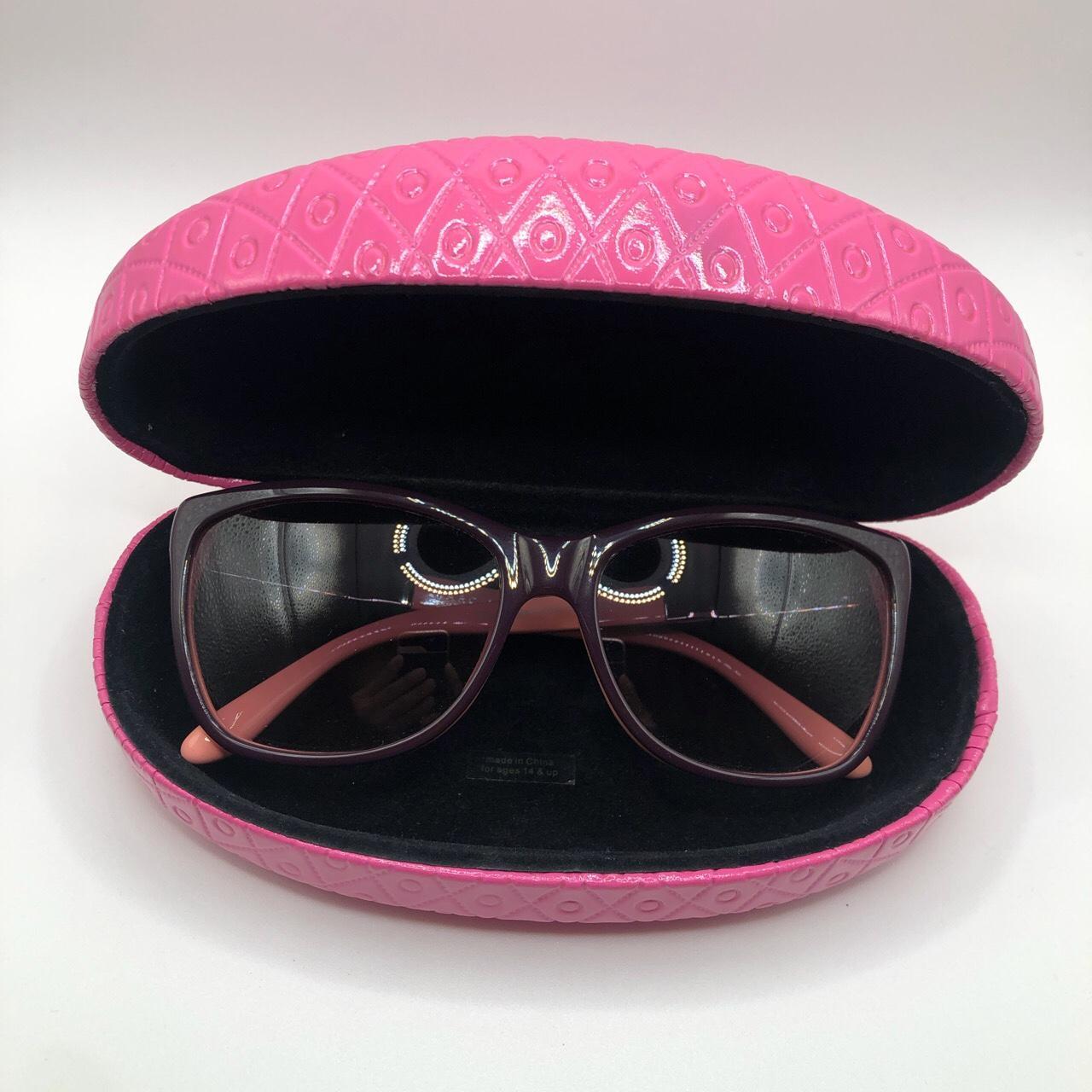 Marc jacobs 2024 sunglasses box