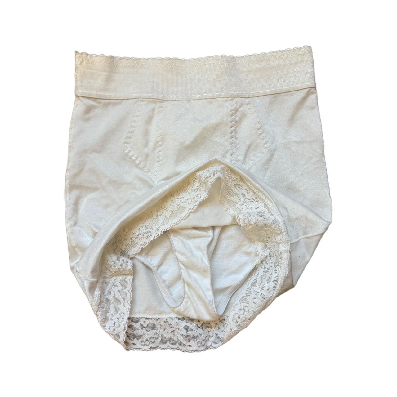 Women's Skirt - White/Cream - S – Vintage shape-w… - image 2