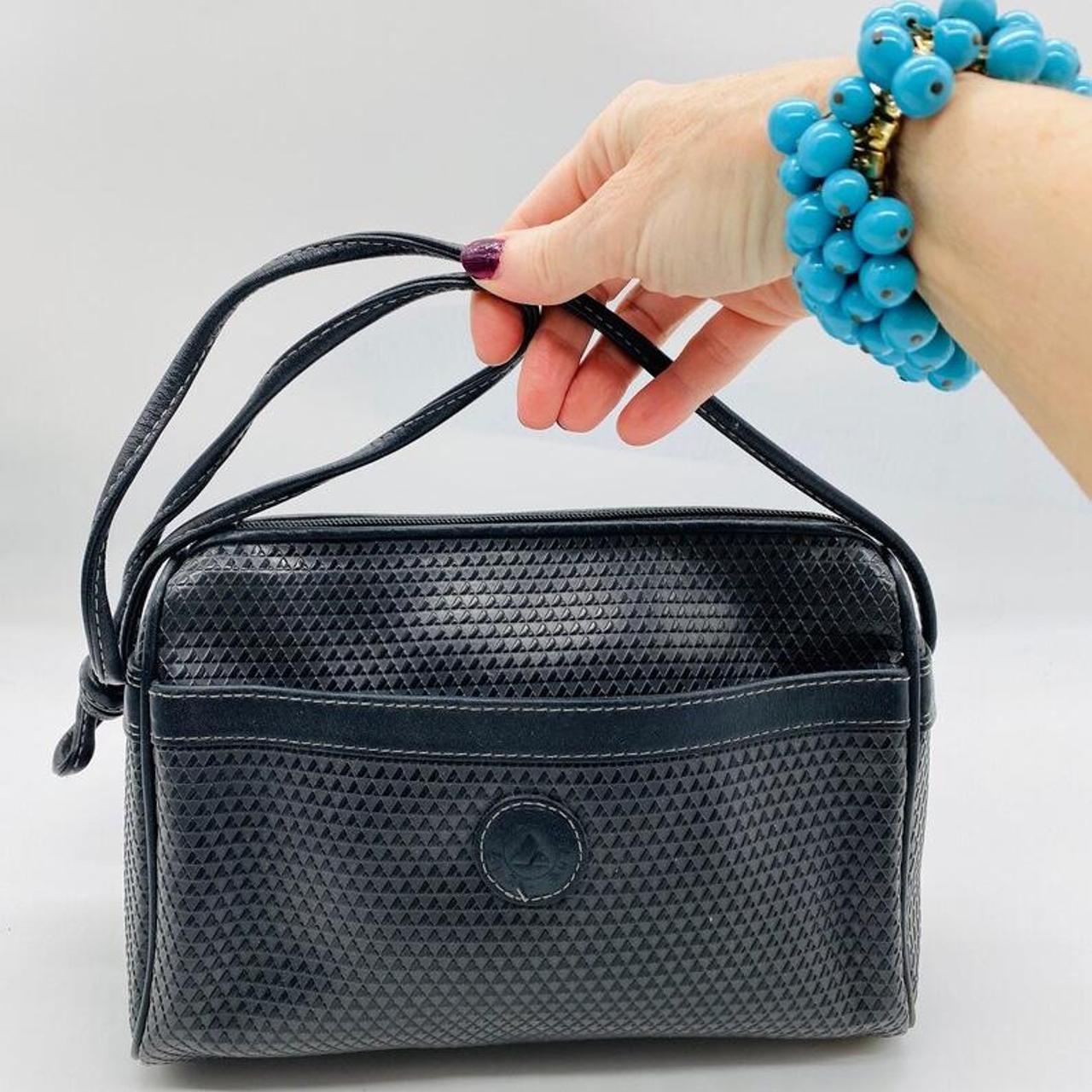 Vintage Liz Claiborne triangle design white purse - Women's handbags