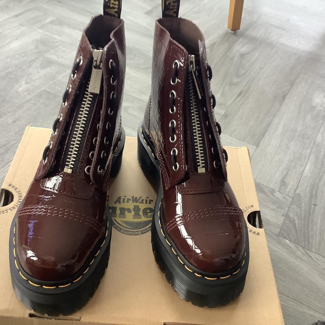 Dr Marten s BRAND NEW SIZE 5 Brown patent lamper Depop