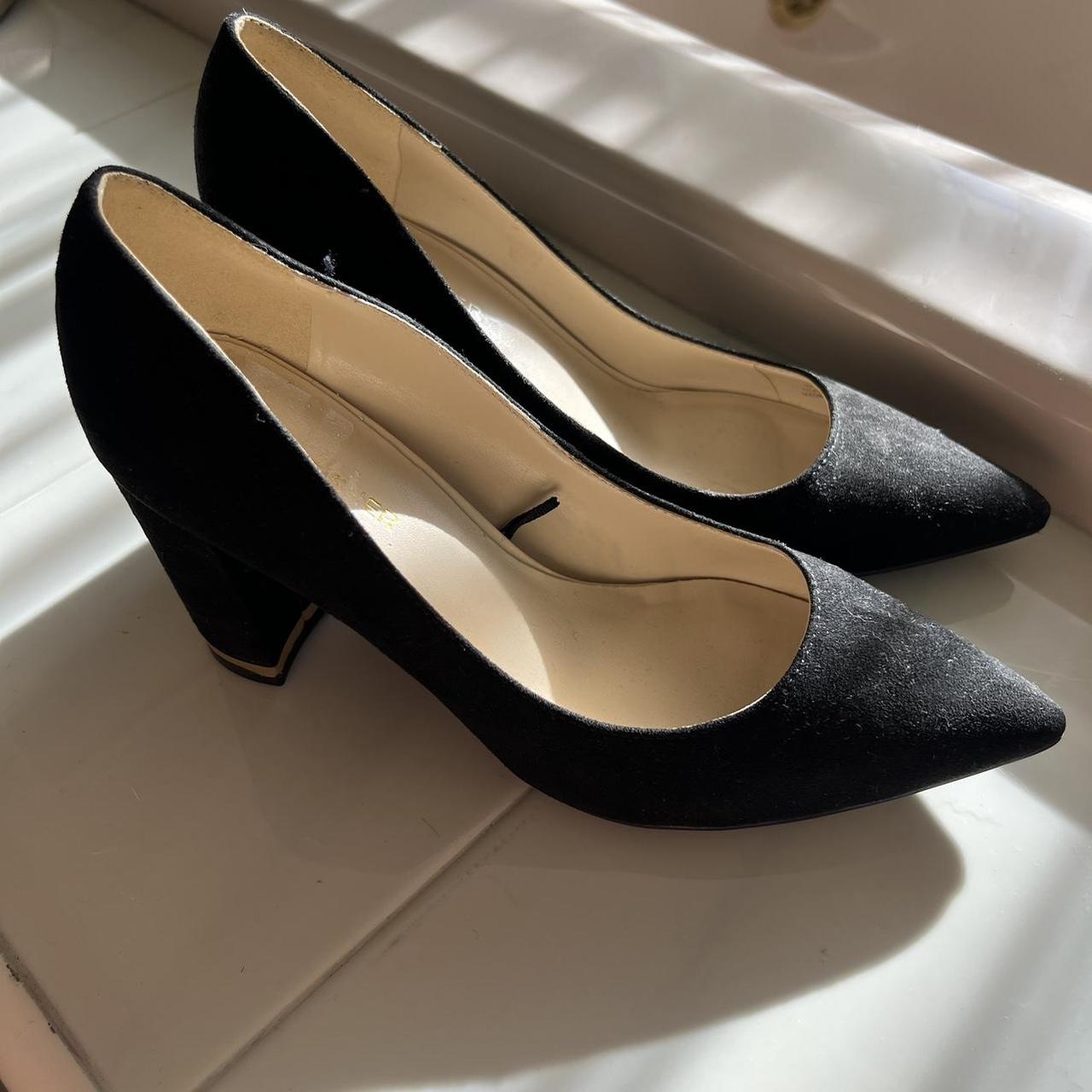 Marc Fisher Women's Black Courts | Depop