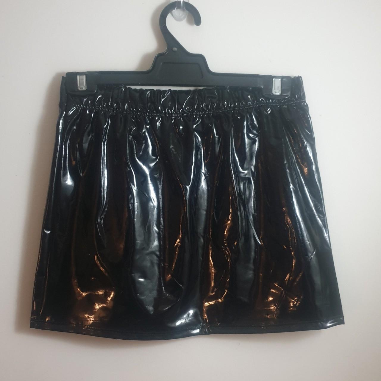 Black pvc skirt, never worn Size small From dollskill - Depop