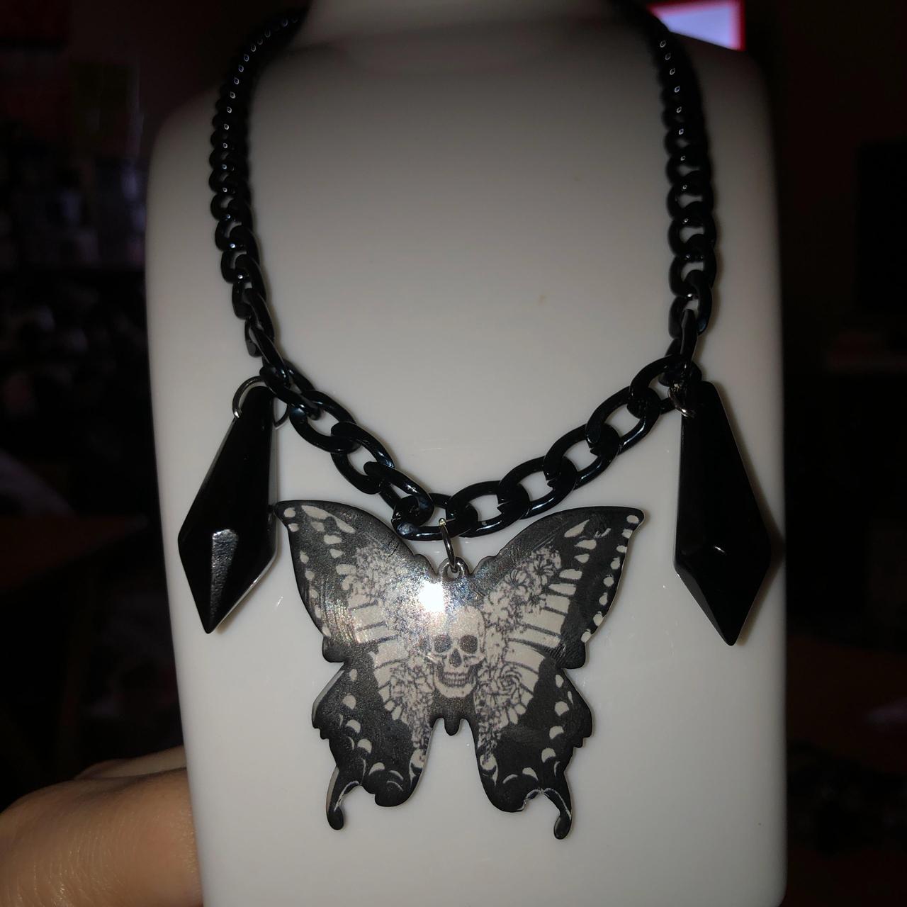 item listed by iheartstarr_