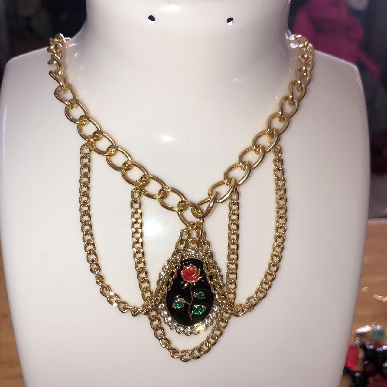item listed by iheartstarr_