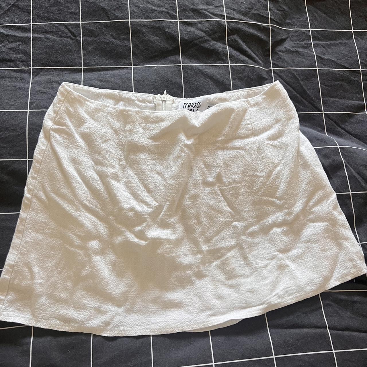 Princess Polly Women's White Skirt | Depop