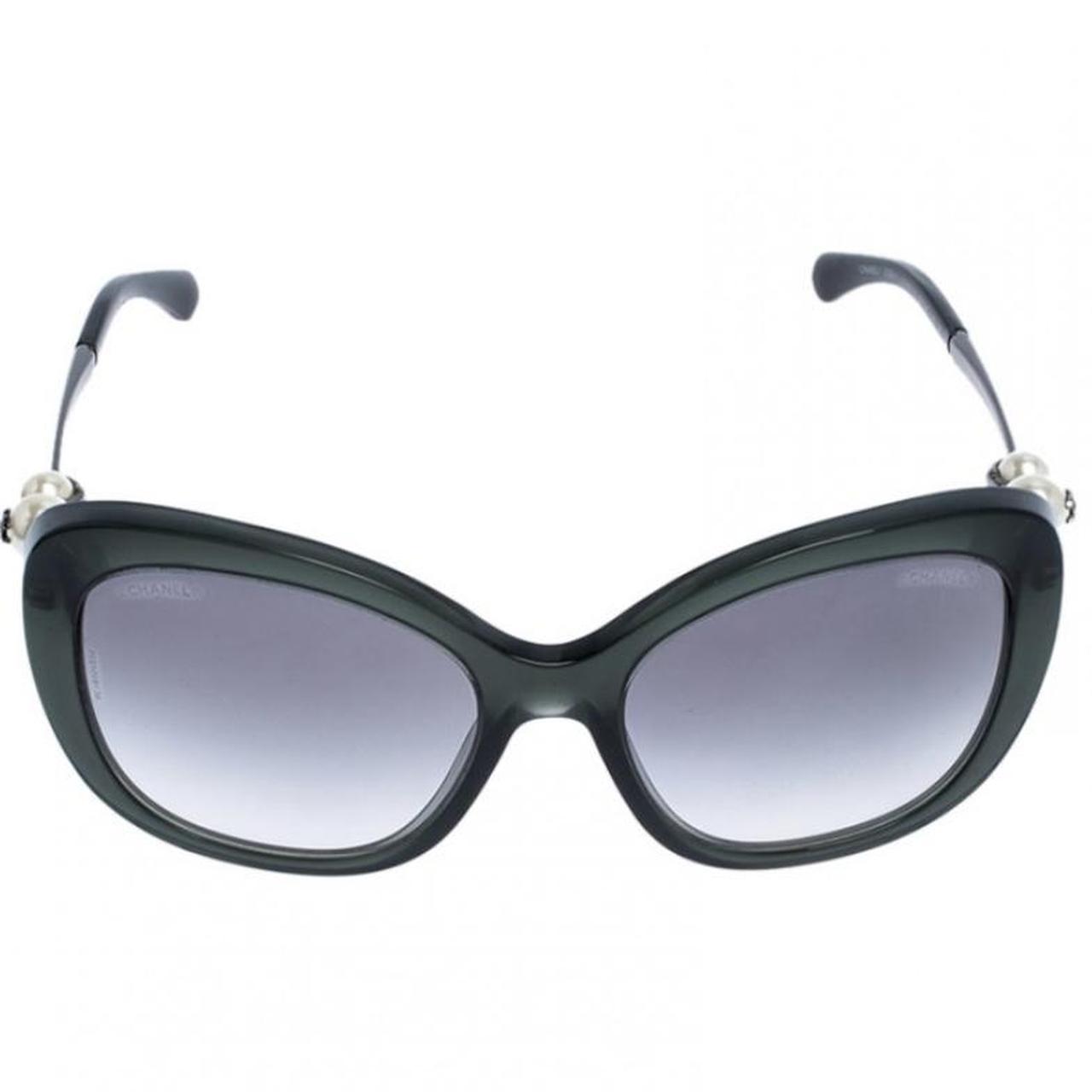 Chanel black cheap sunglasses with pearls