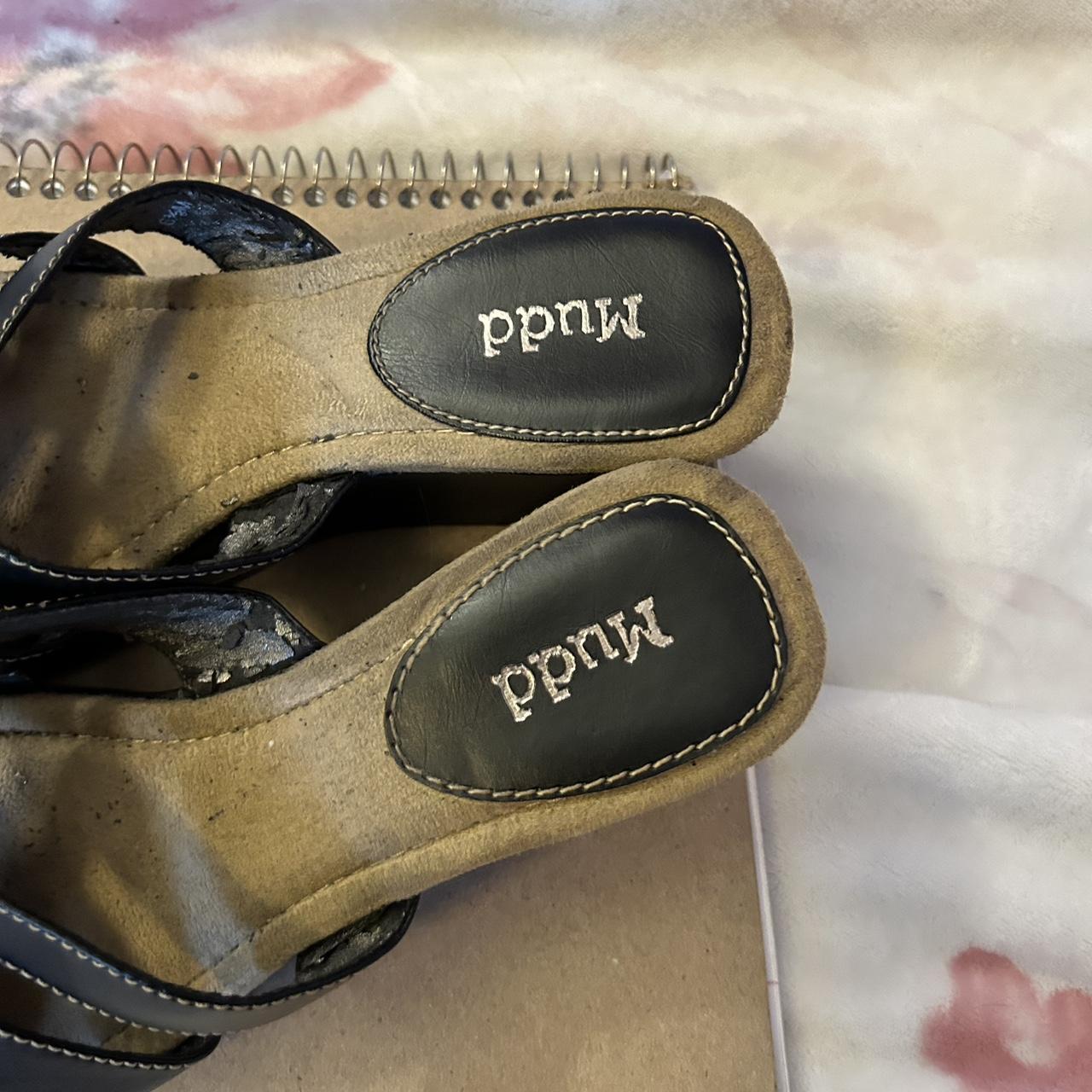 most popular running shoe color