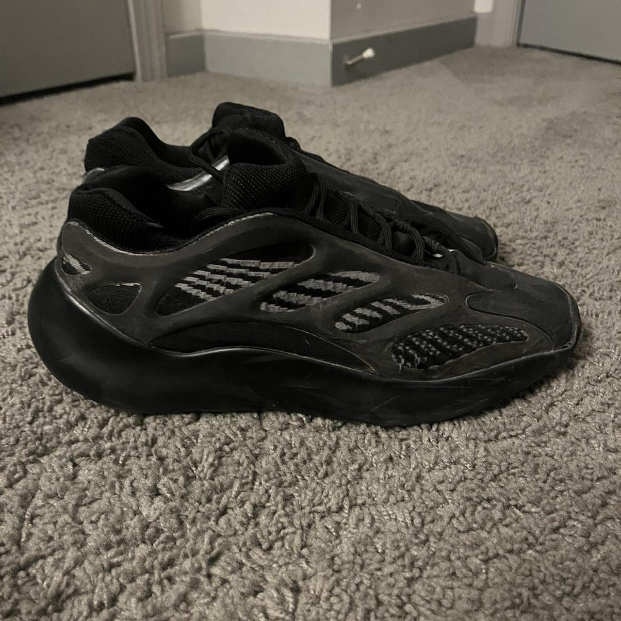 yeezy 700 v3 black