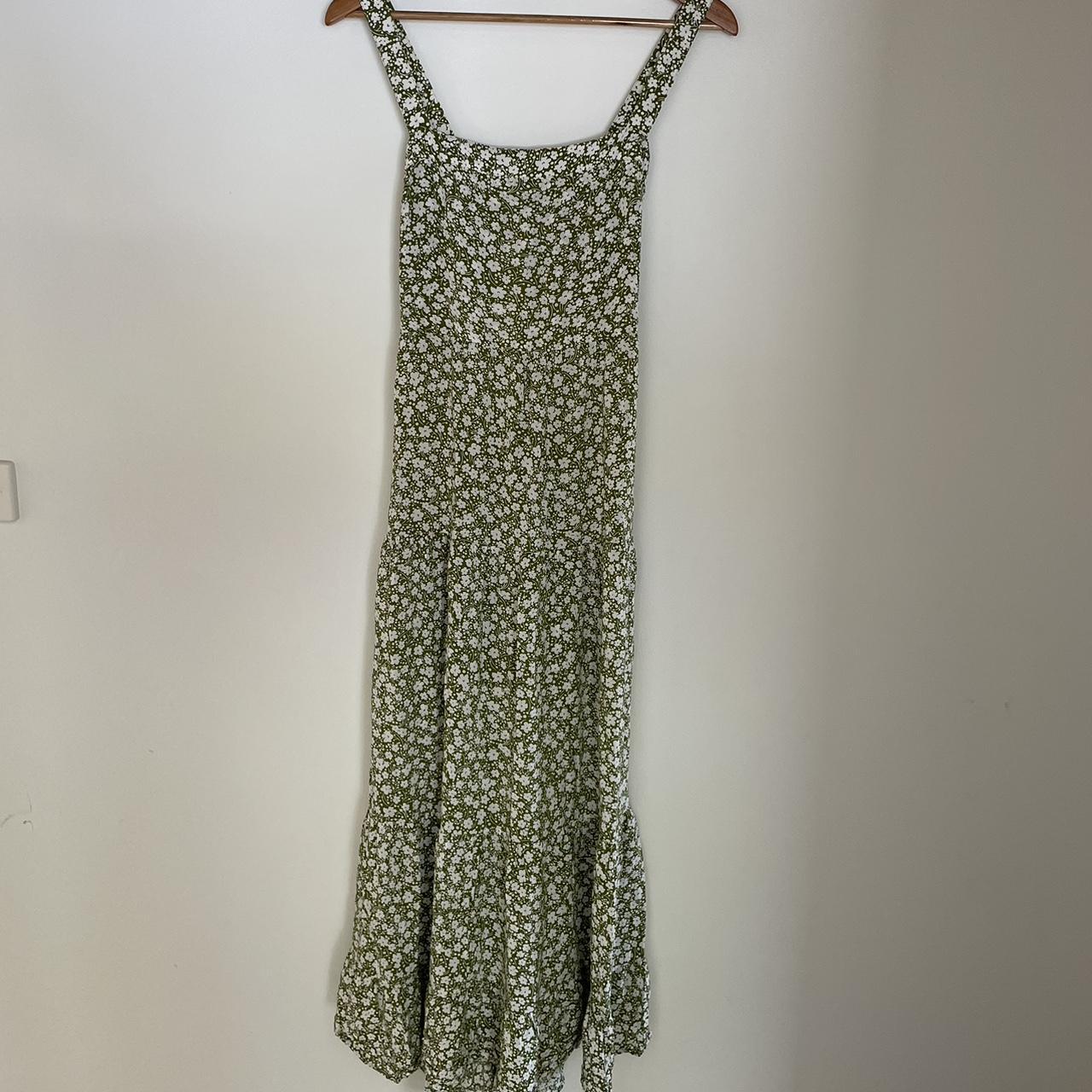 Ghanda green & white flower dress Size... - Depop
