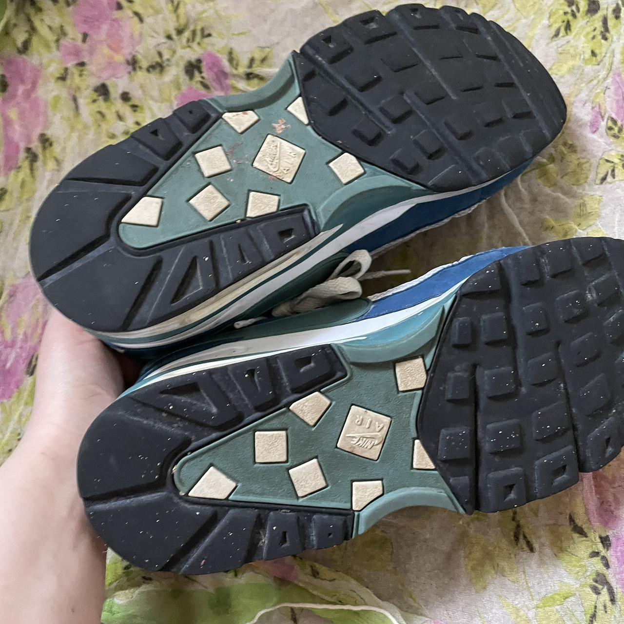 nike women's shoes blue and green