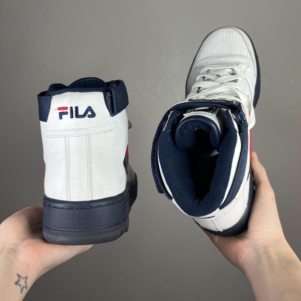 Fila mens deals white shoes