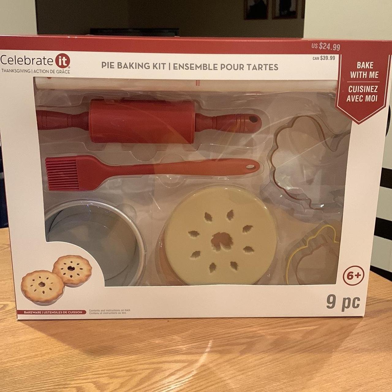 Celebrate It Pie Baking Kit 9 pieces new!