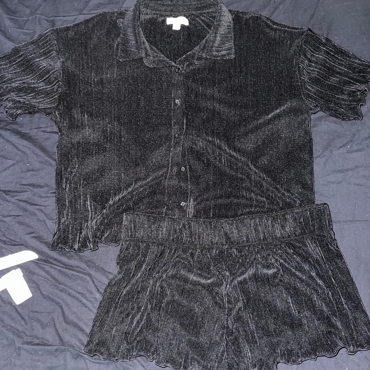 item listed by nickiesim