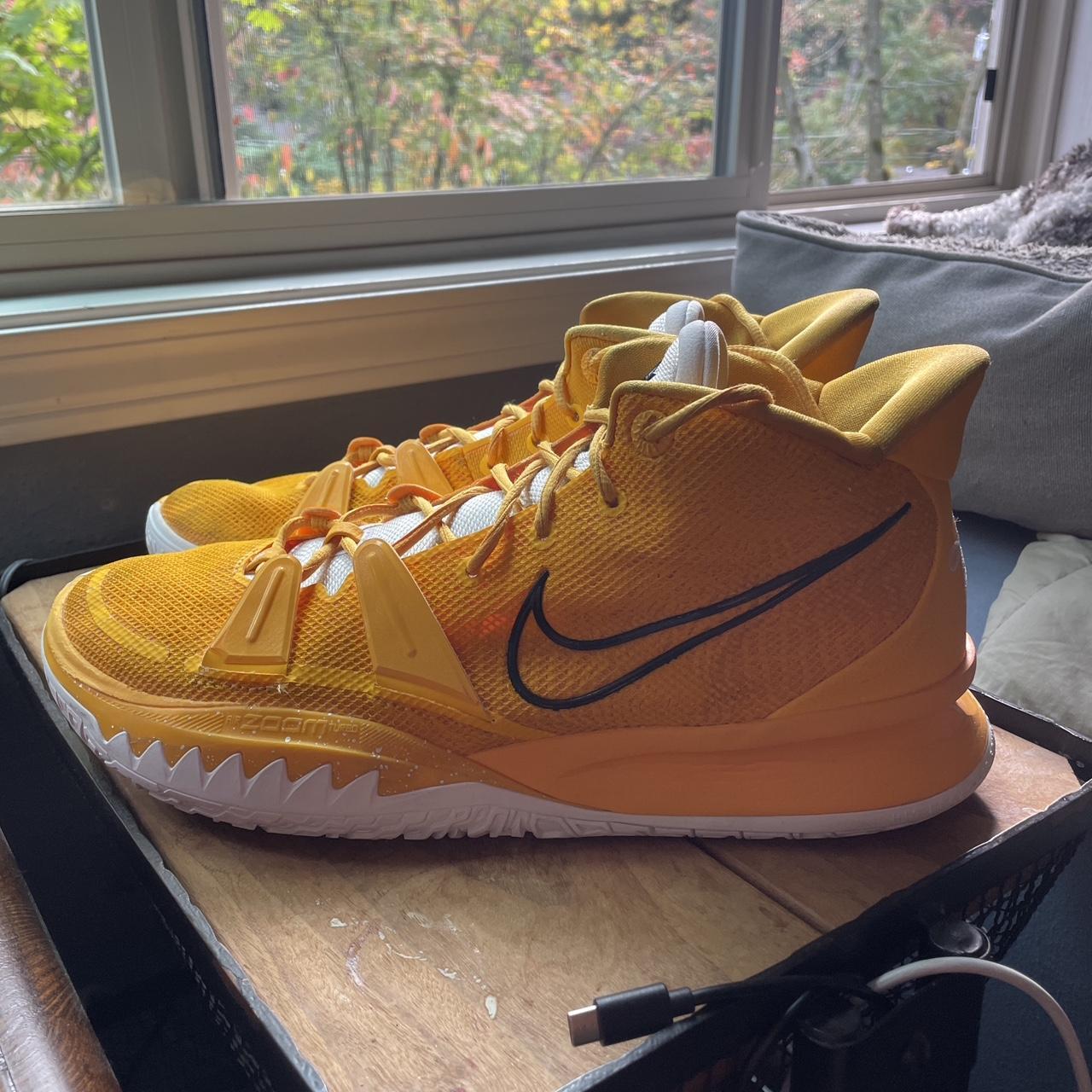 kyrie 7s foot locker
