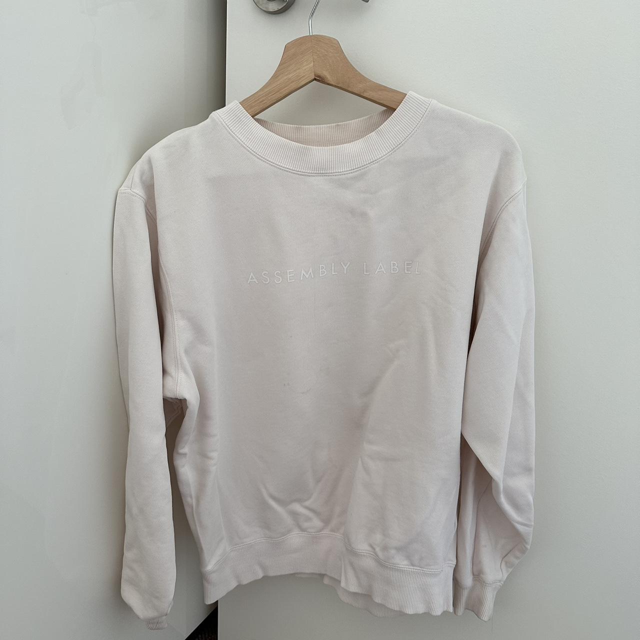 Assembly label white outlet jumper