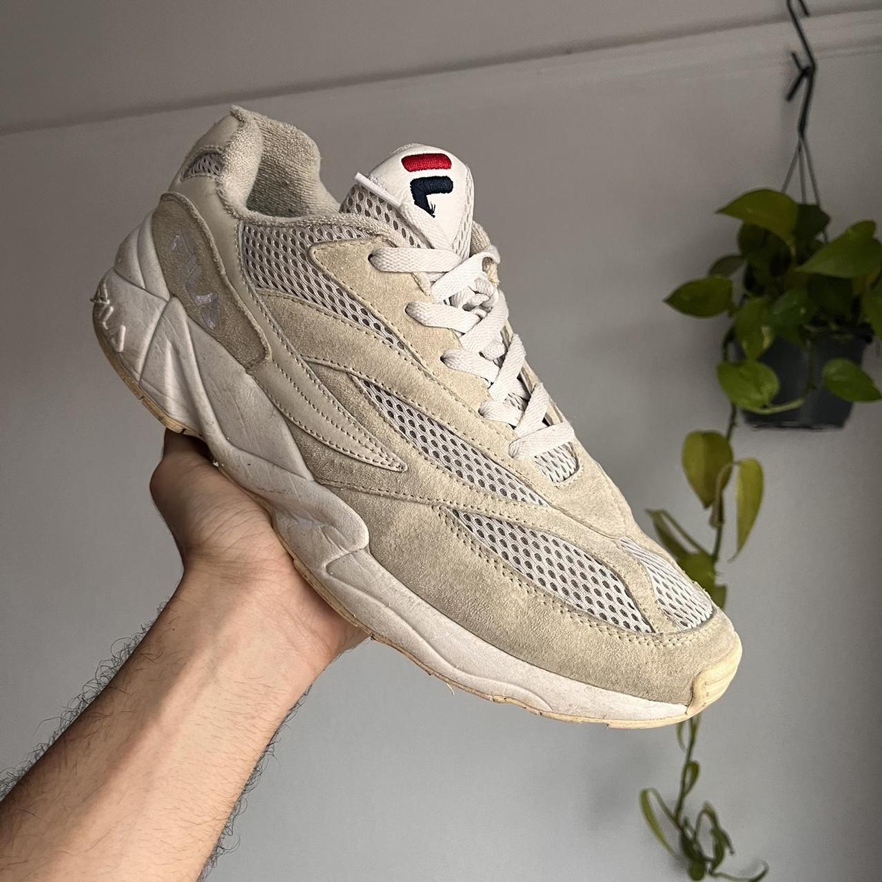 Fila venom outlet white trainers