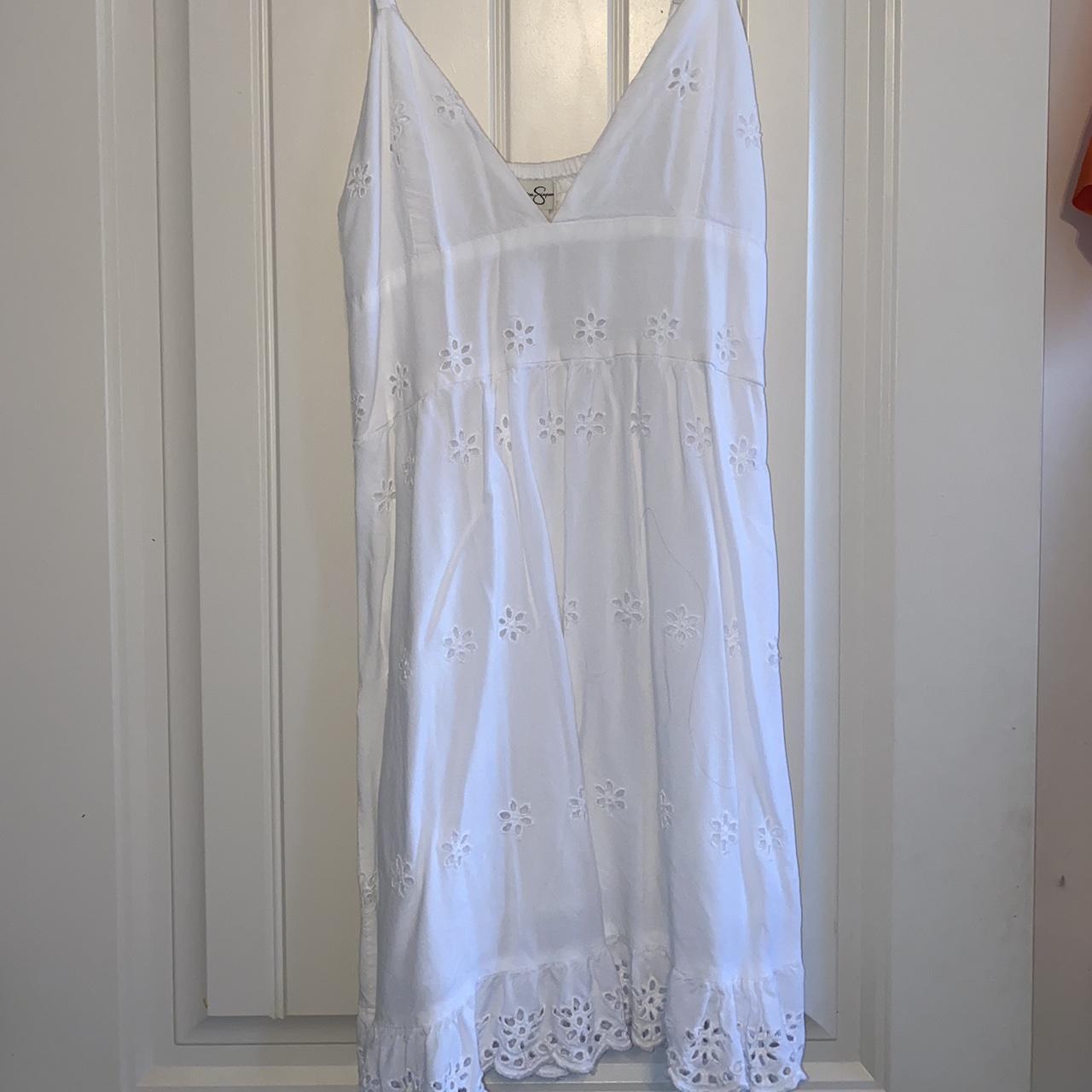 jessica simpson white dress (orig 28) flower... - Depop