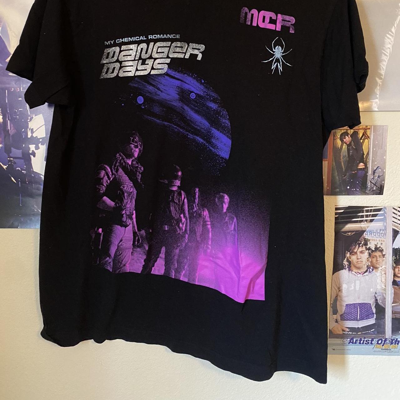 Hot Topic Men's Black and Purple T-shirt (2)