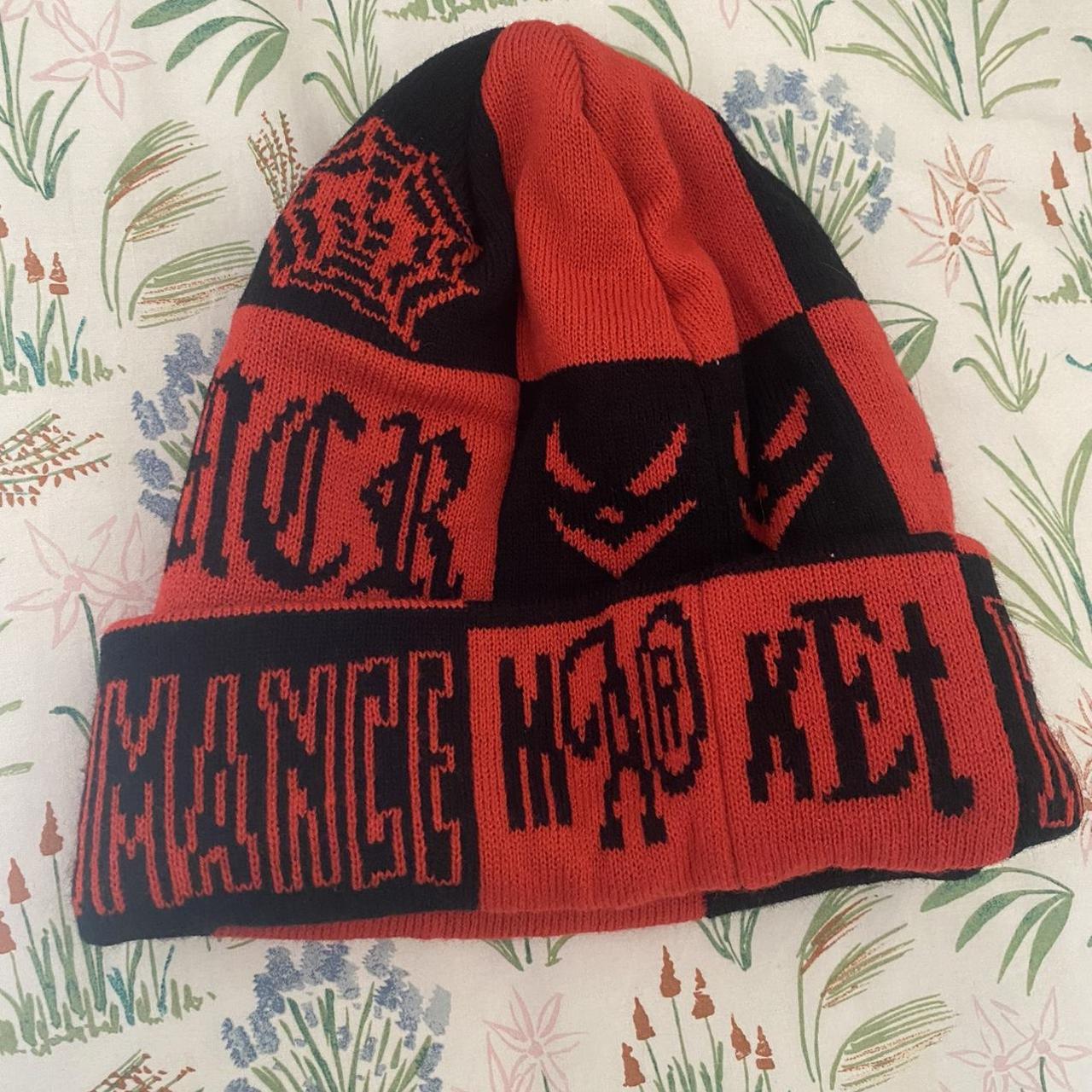 Market Men's Black and Red Hat (3)