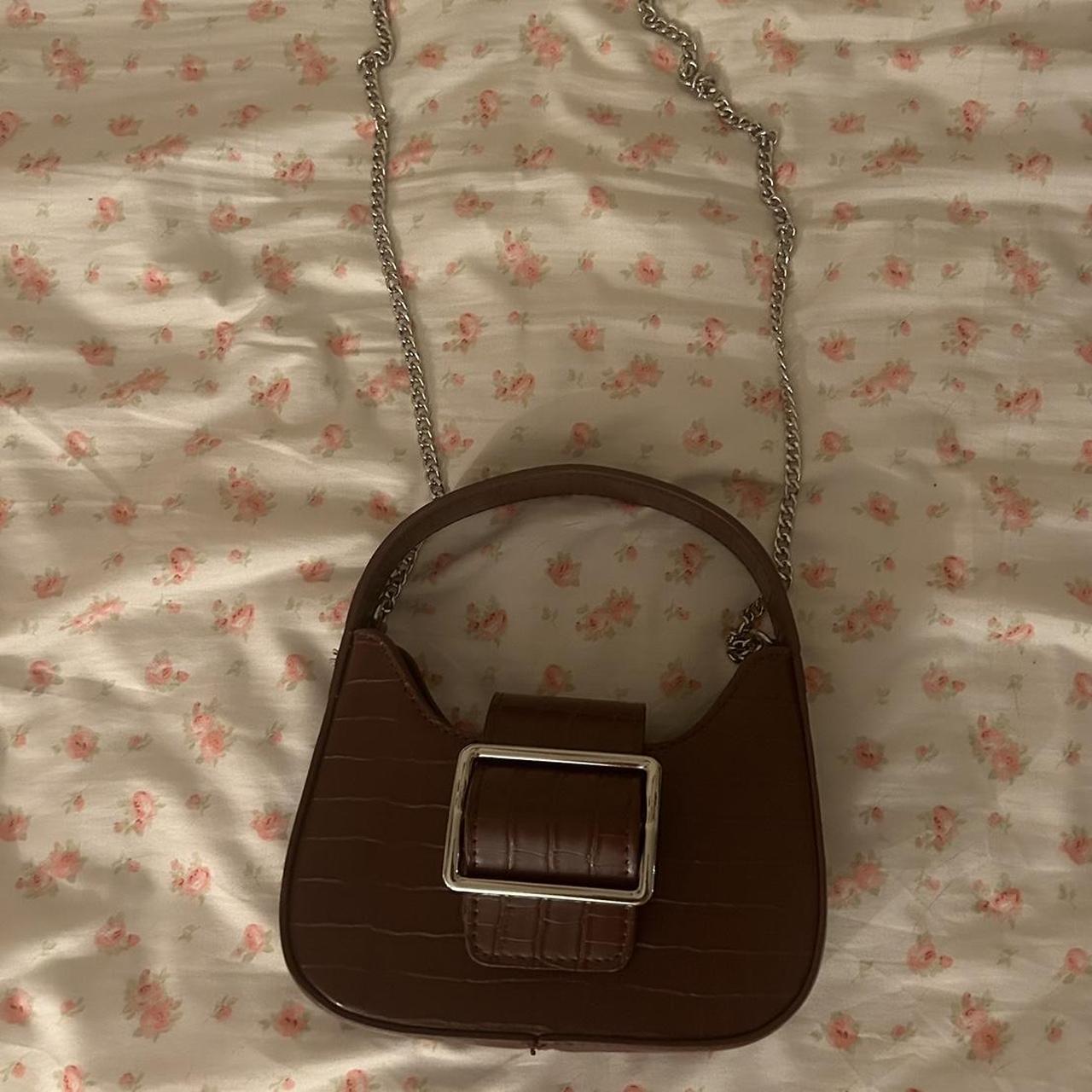 item listed by emiliaatorres