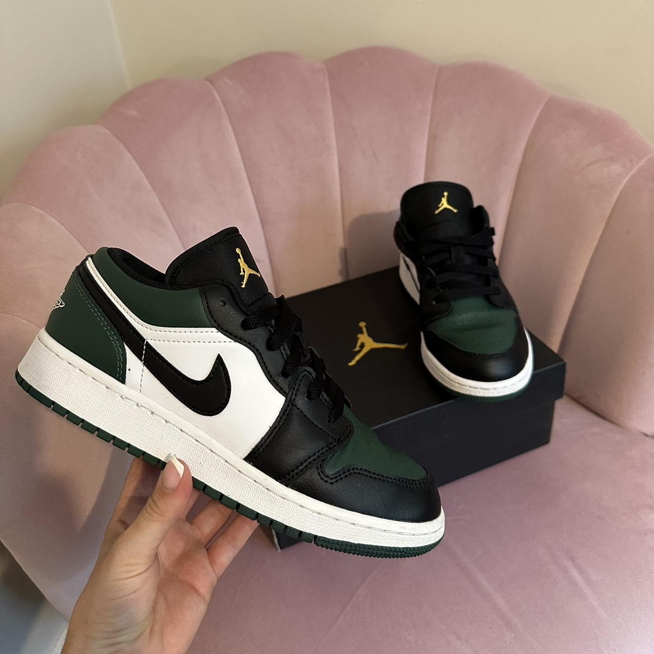 Jordan low junior Size 4, Great condition - Main Image