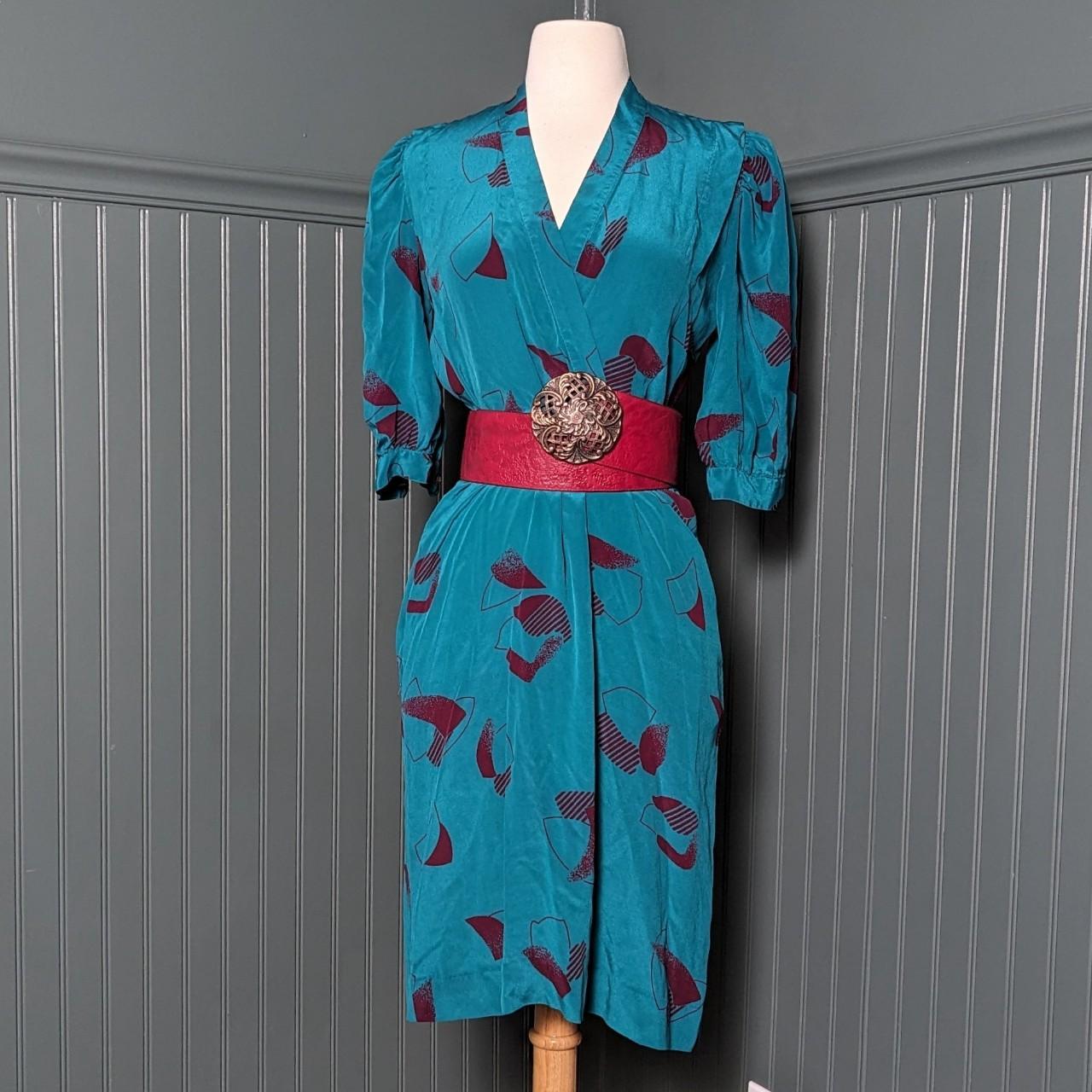 Vintage Lord Taylor silk dress. Has burgundy