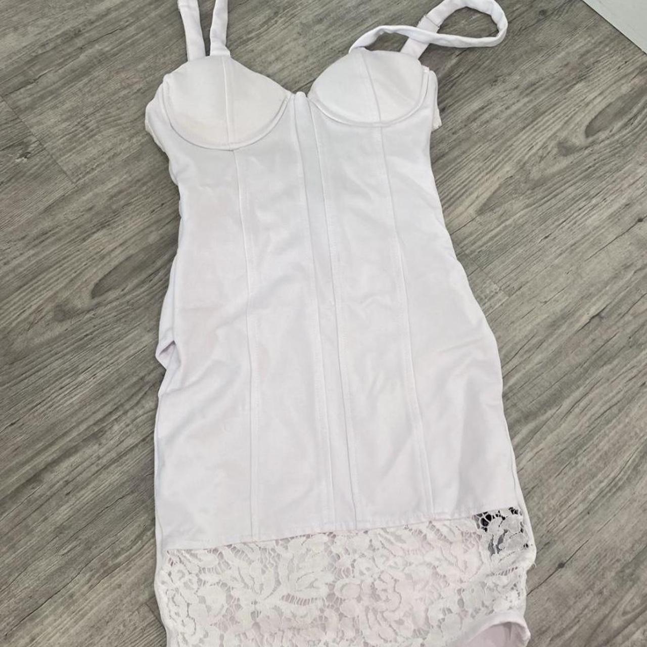 ON HOLD designer super cute manière de voir white... - Depop